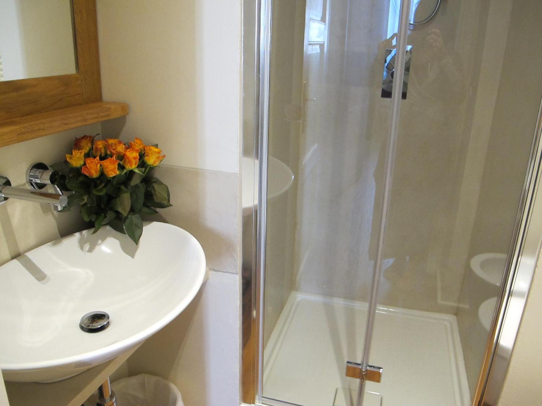 Three-Bedroom Apartment - Photo 10