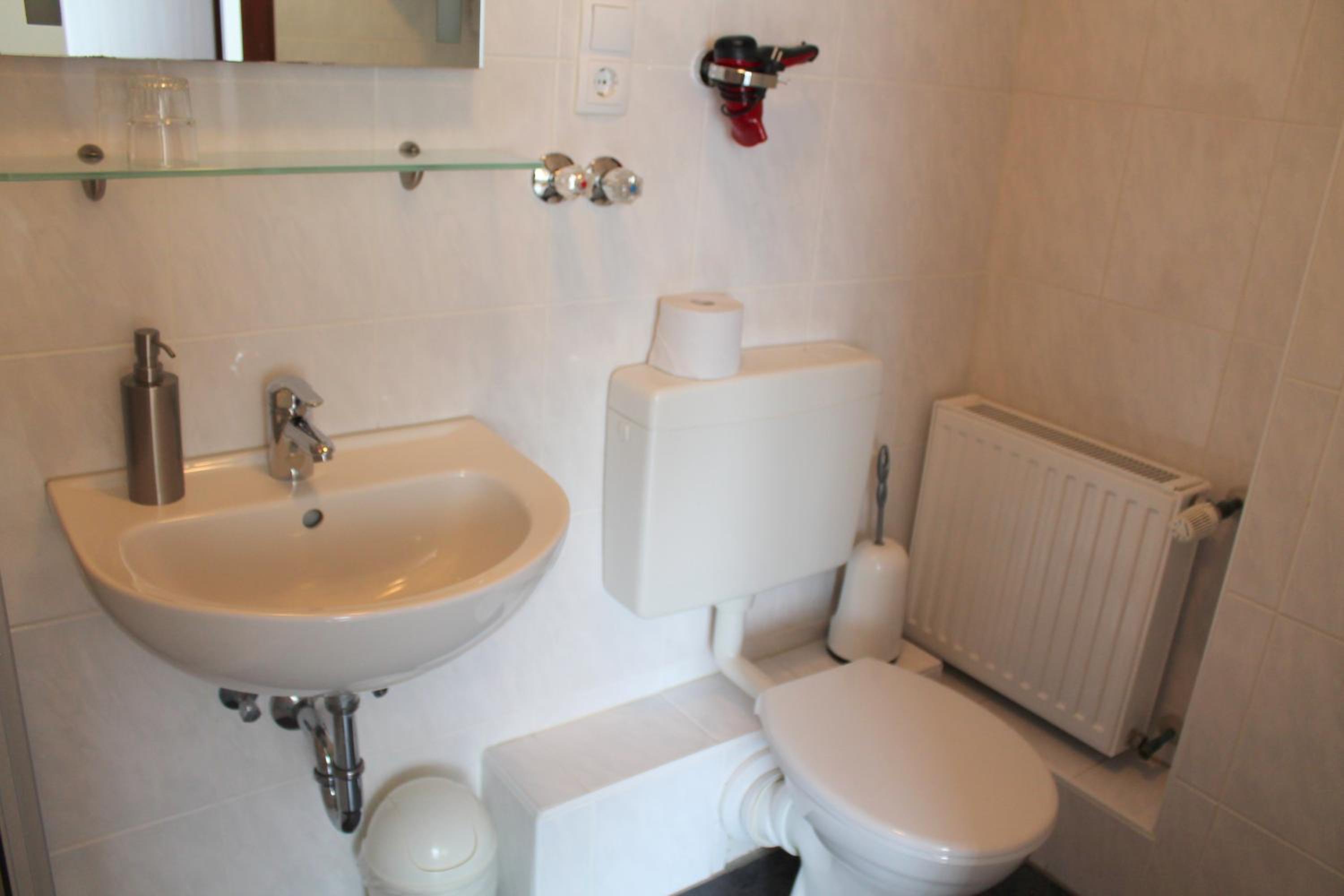 Double Room - Photo 4