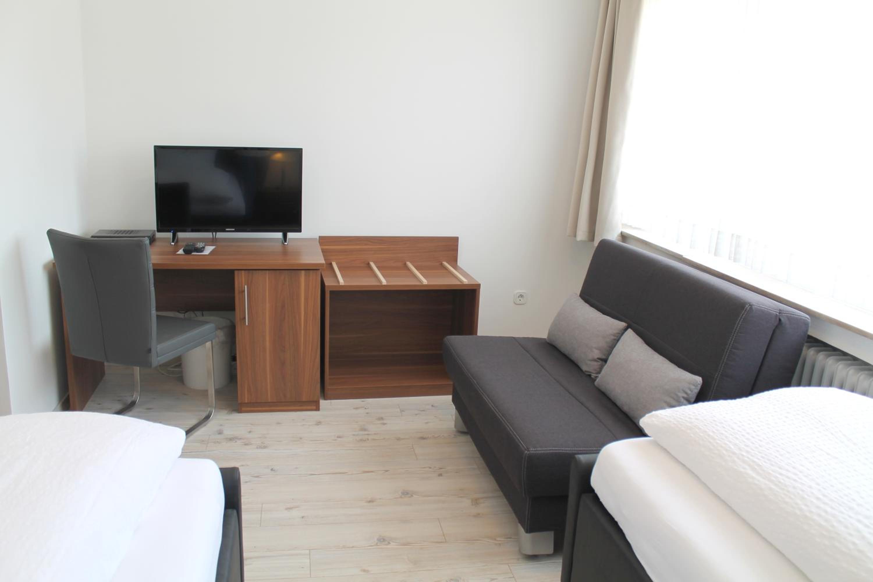 Double Room - Photo 10