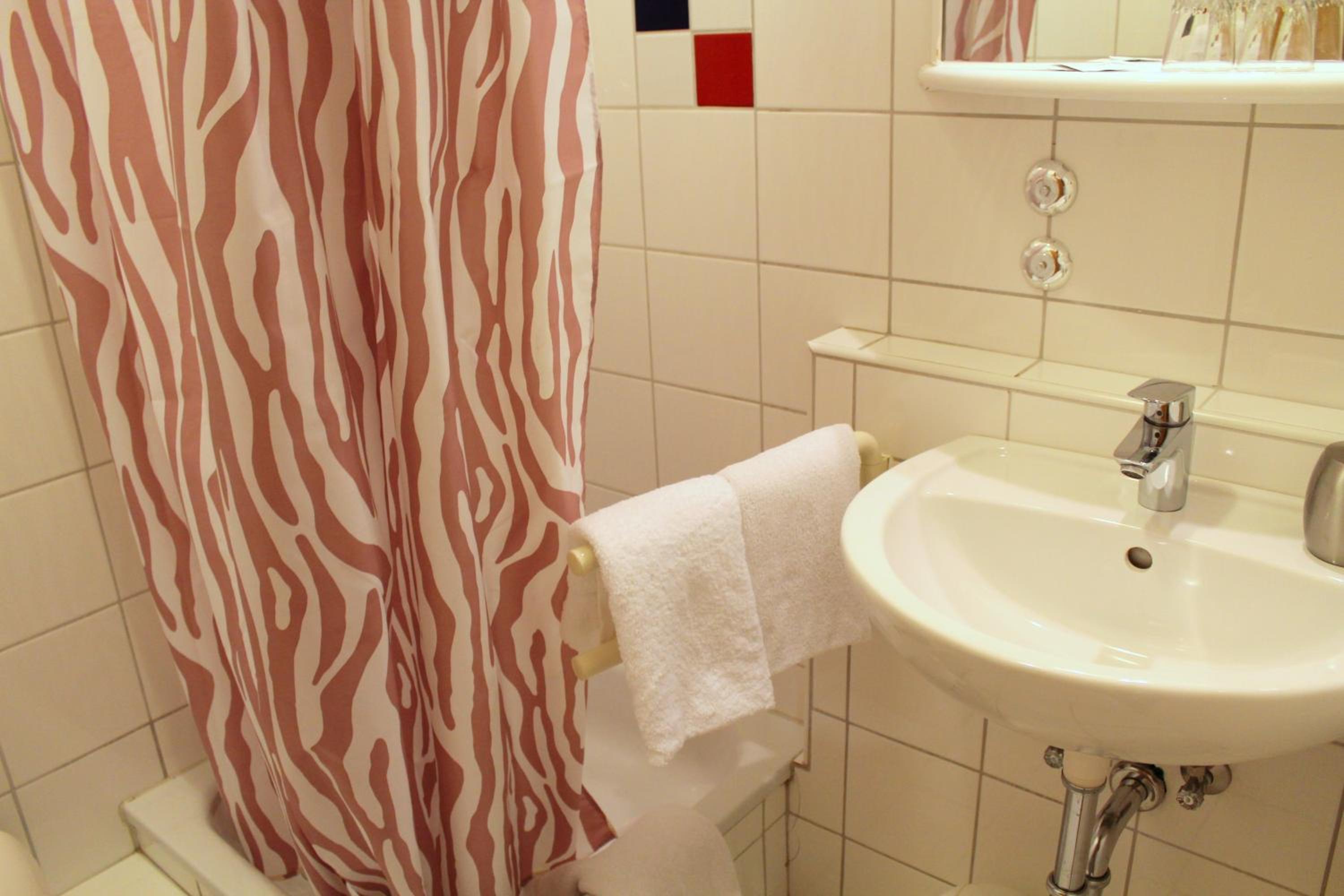 Double Room - Photo 6