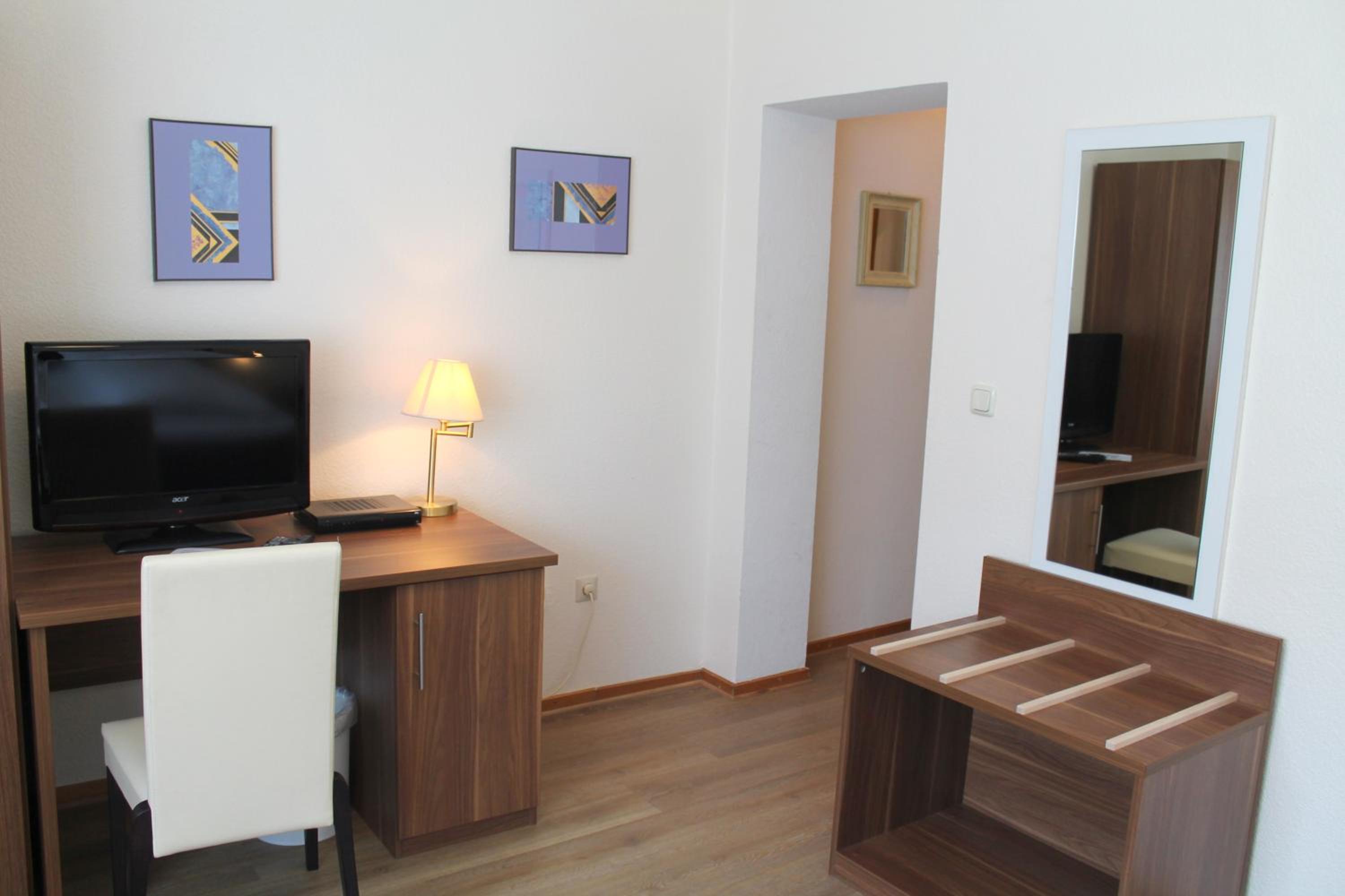 Double Room - Photo 9
