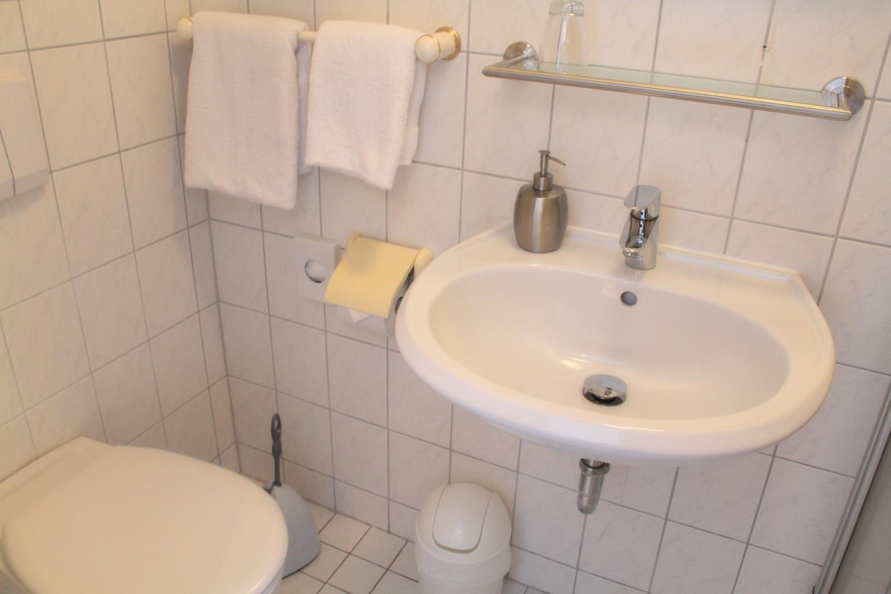 Double Room - Photo 8