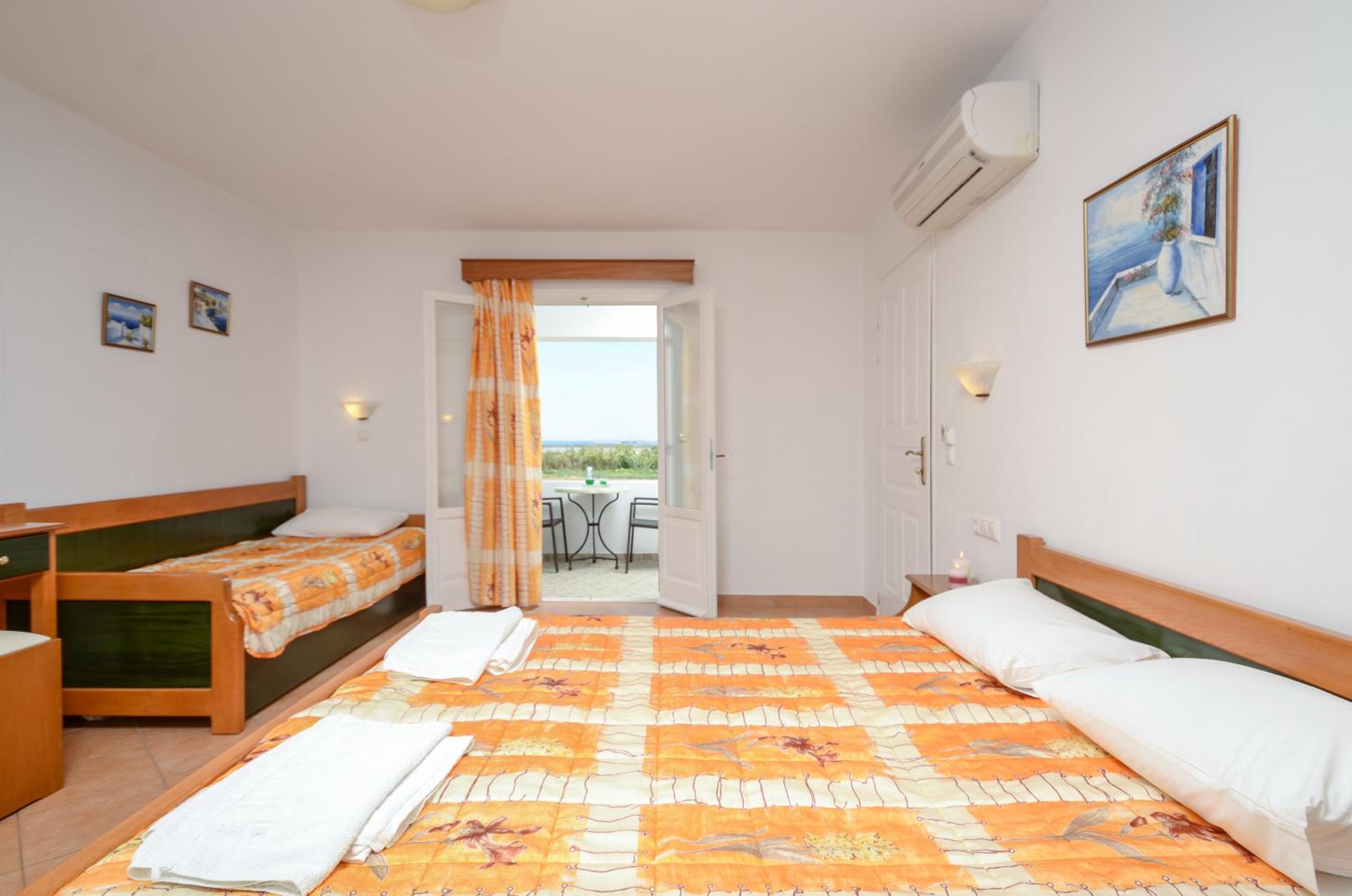 Standard Studio (3 Adults)