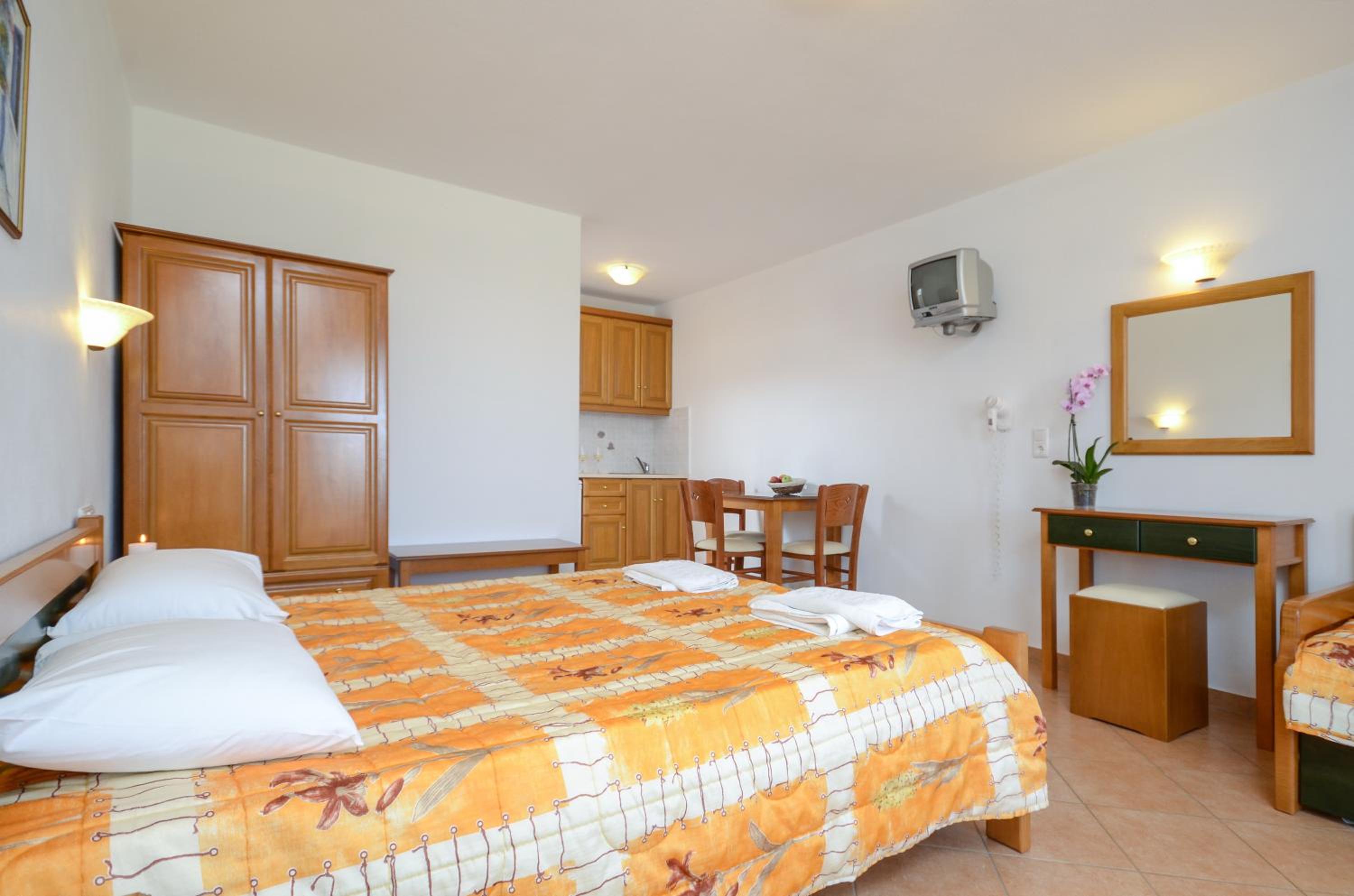 Standard Studio (2 Adults)