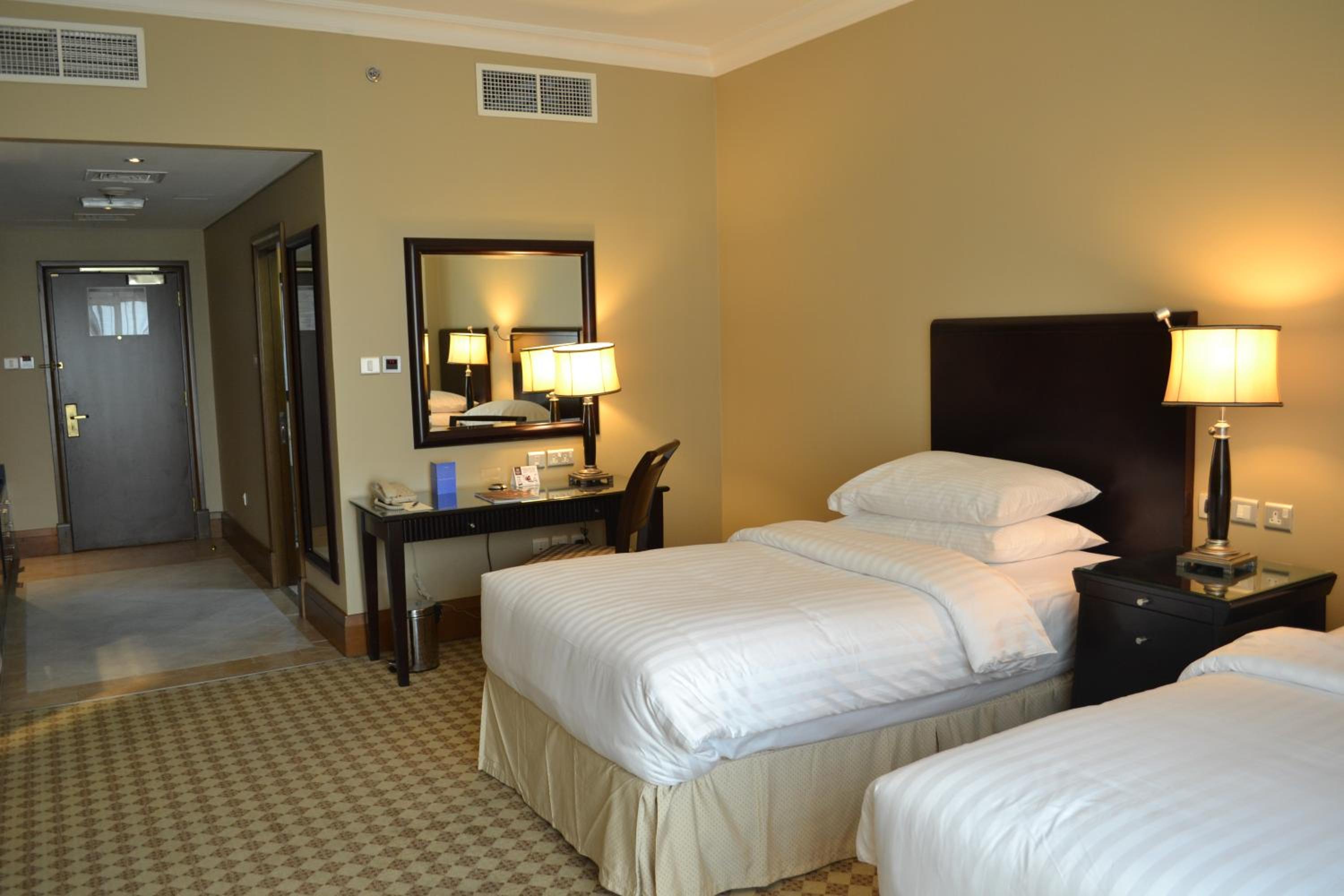 Classic Twin Room City View