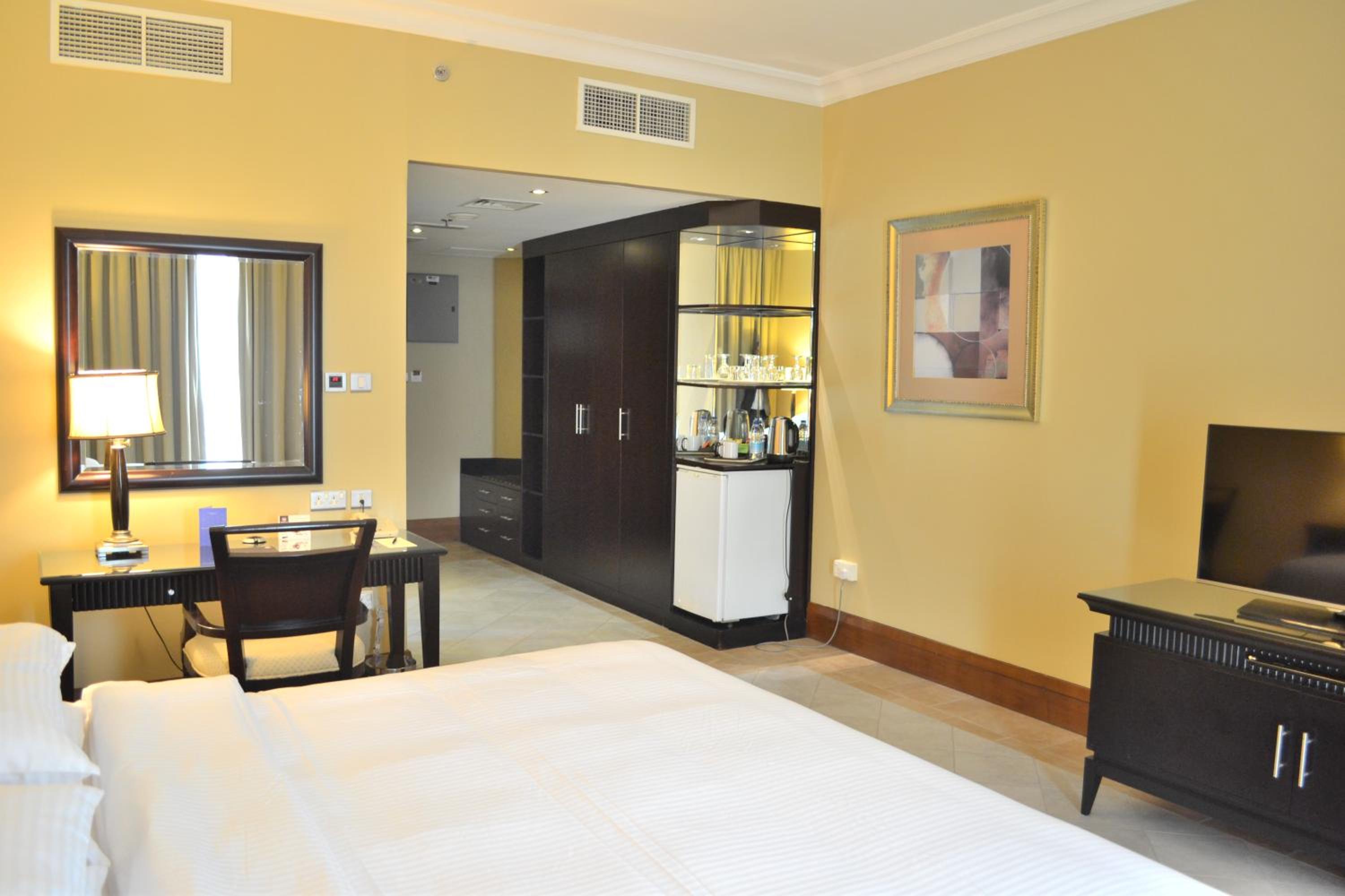 Classic King Room City View