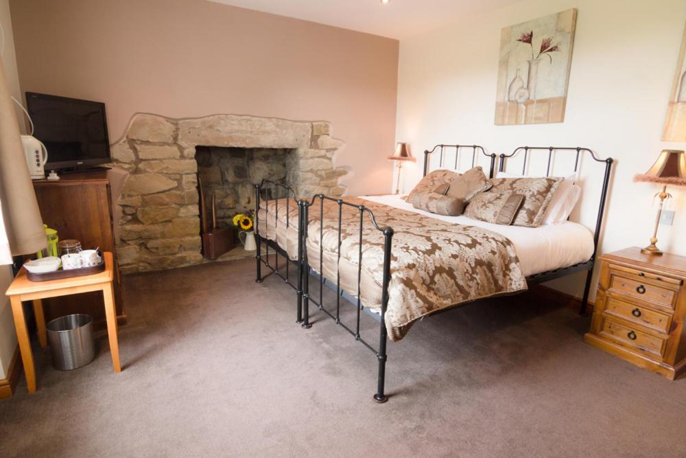 Double or Twin Room with Shower photo 2