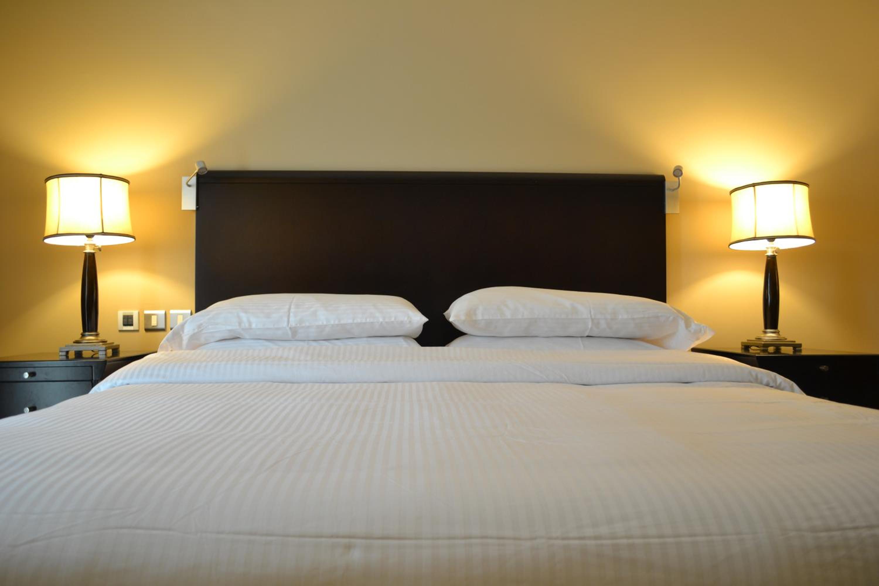 Family Classic One Bedroom Suite City View
