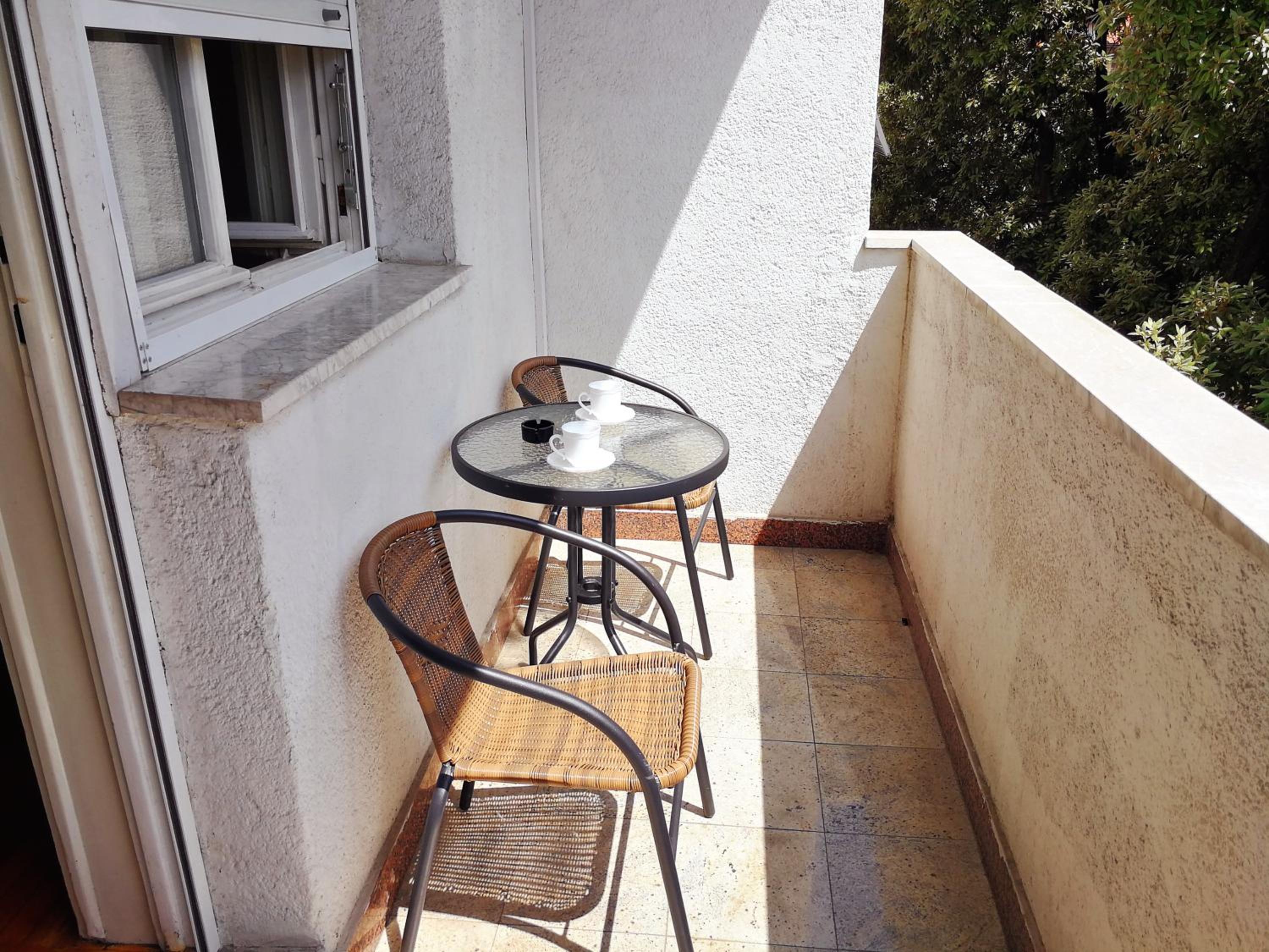 Apartment with Balcony - Photo 26