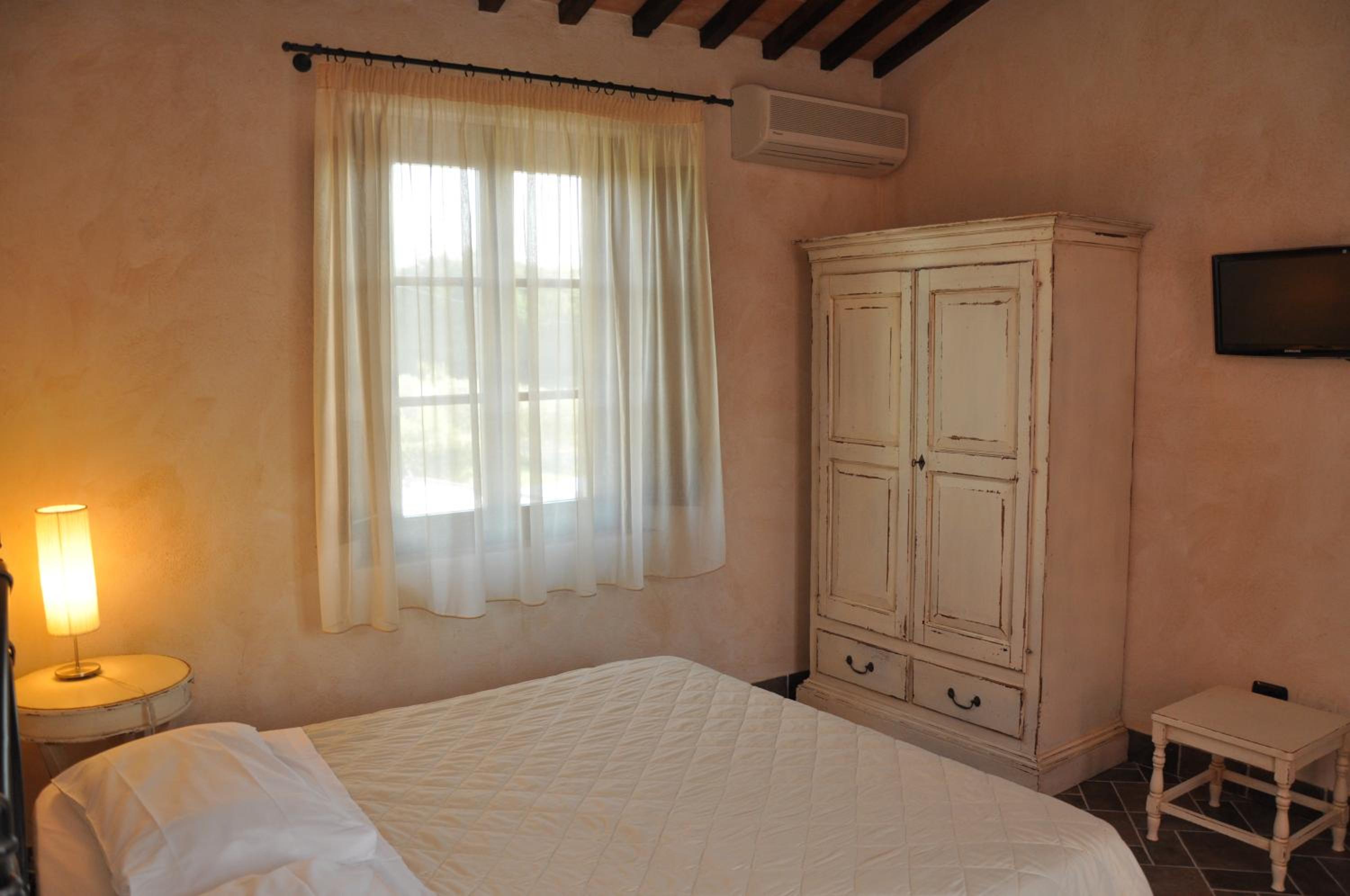 Two-Bedroom Apartment (3 Adults) photo 3