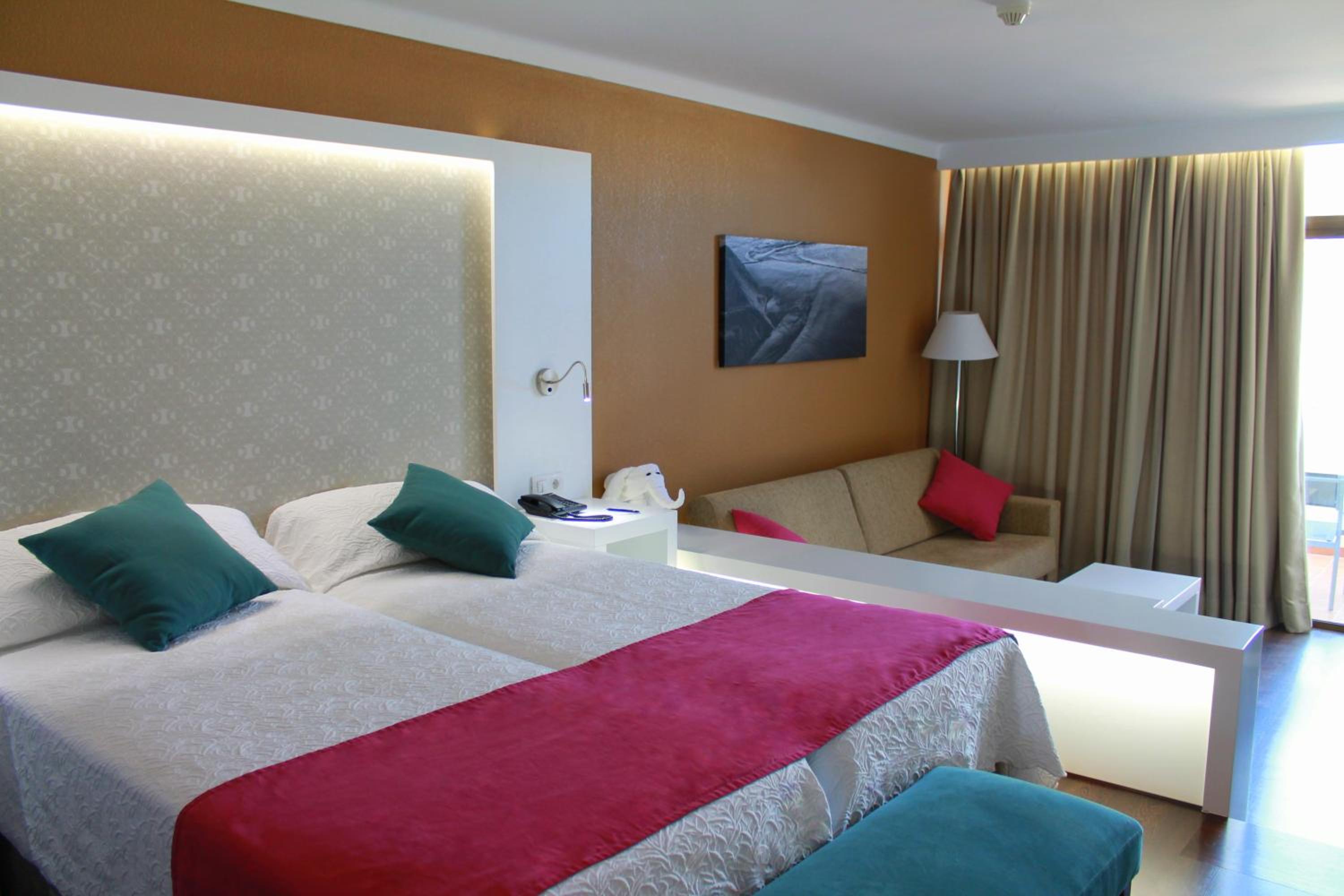 Habitación Doble Superior con vista al mar (2 adultos)