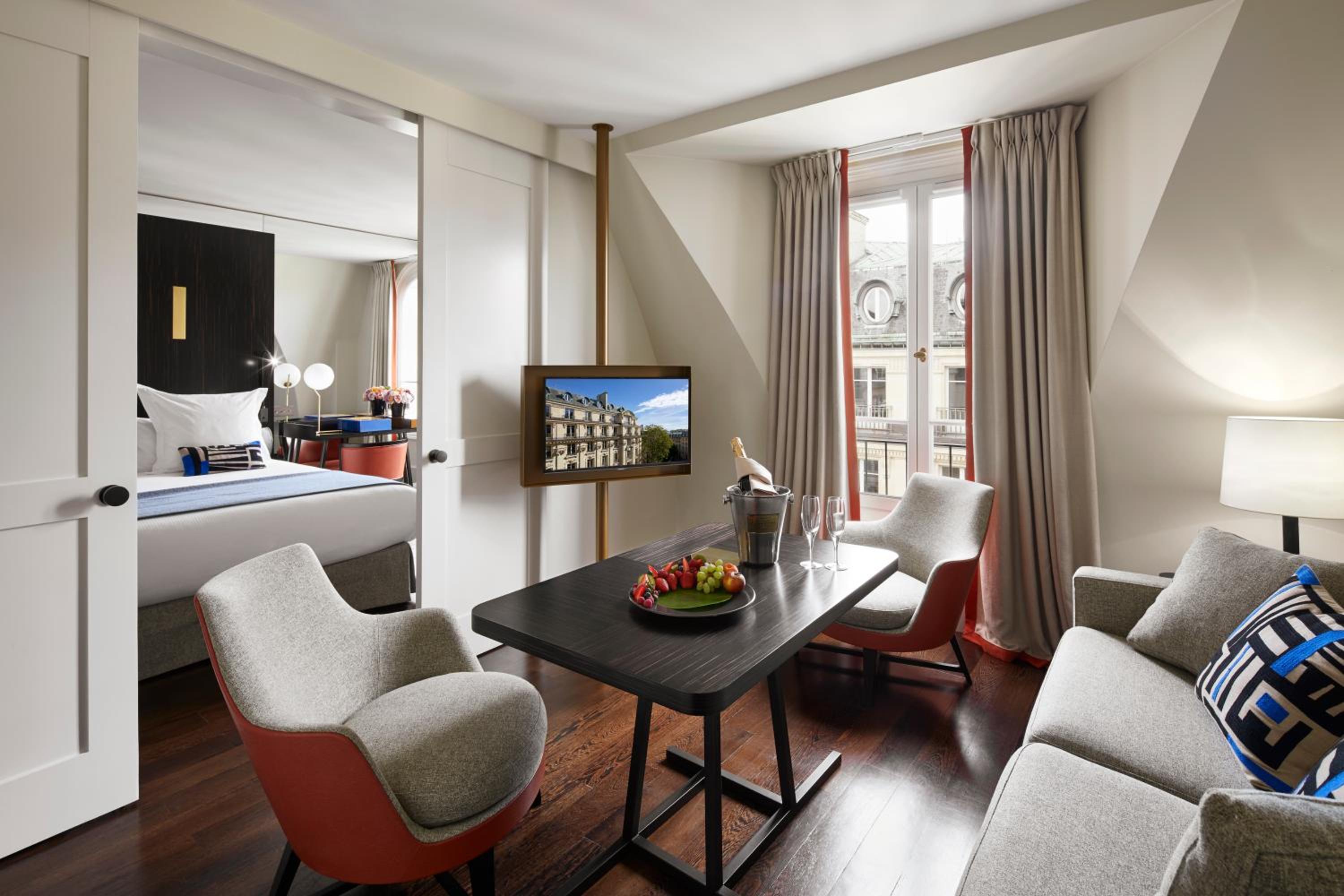 Junior Suite with Free Bottle of Champagne photo 1