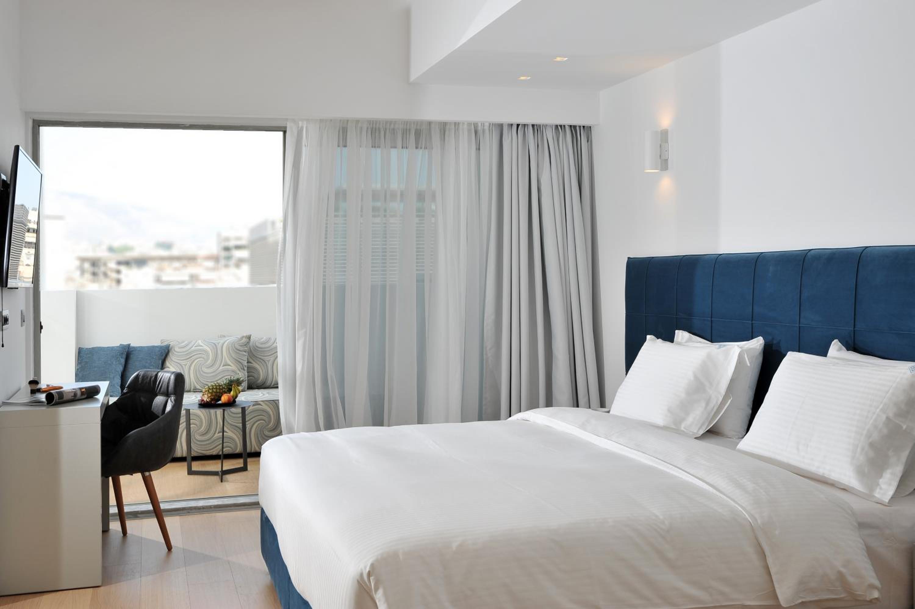 Executive Double or Twin Room with Private Veranda thumbnail 6