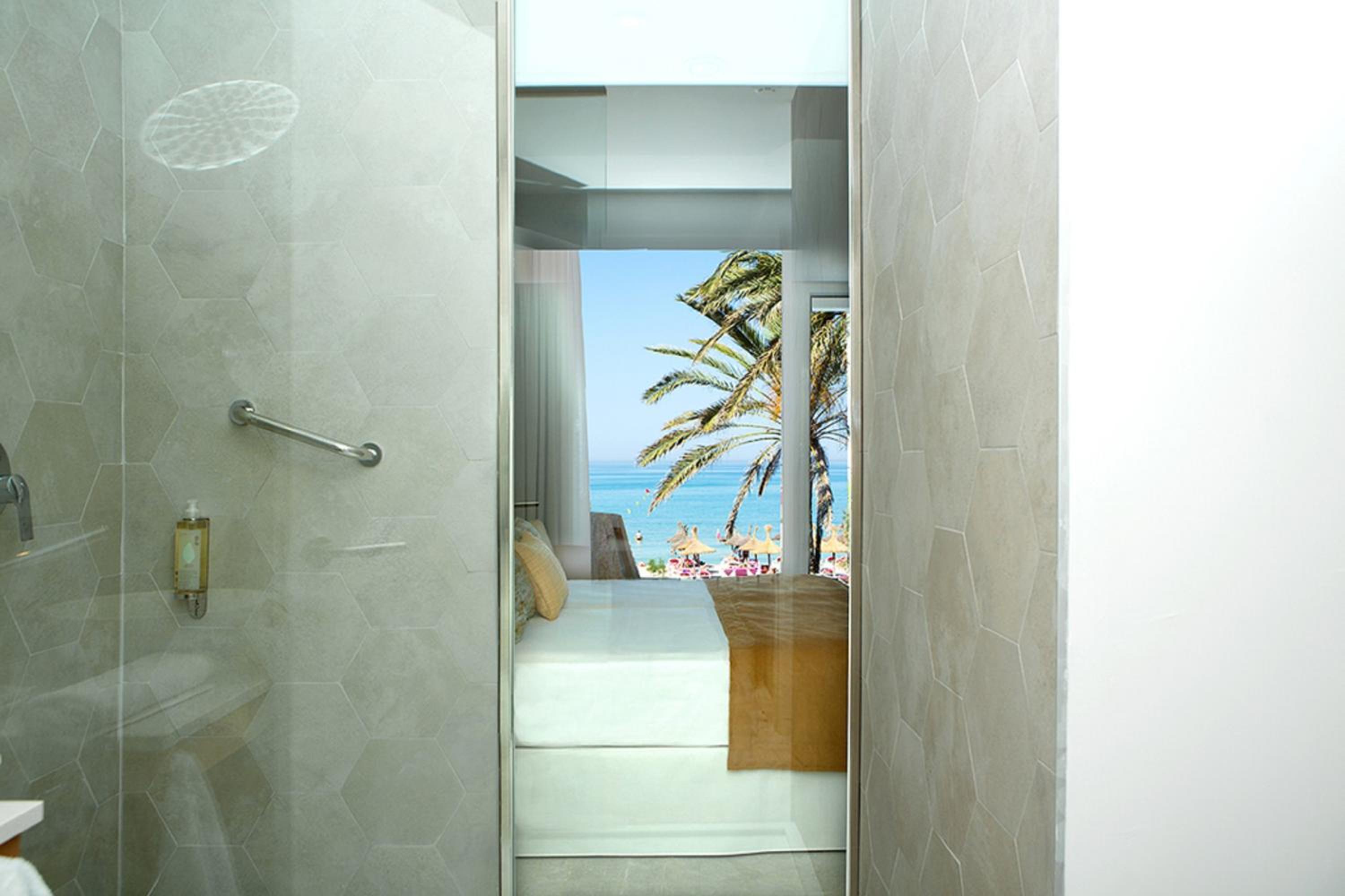 Superior Double Room with direct Sea View- 2 Beds - Photo 10