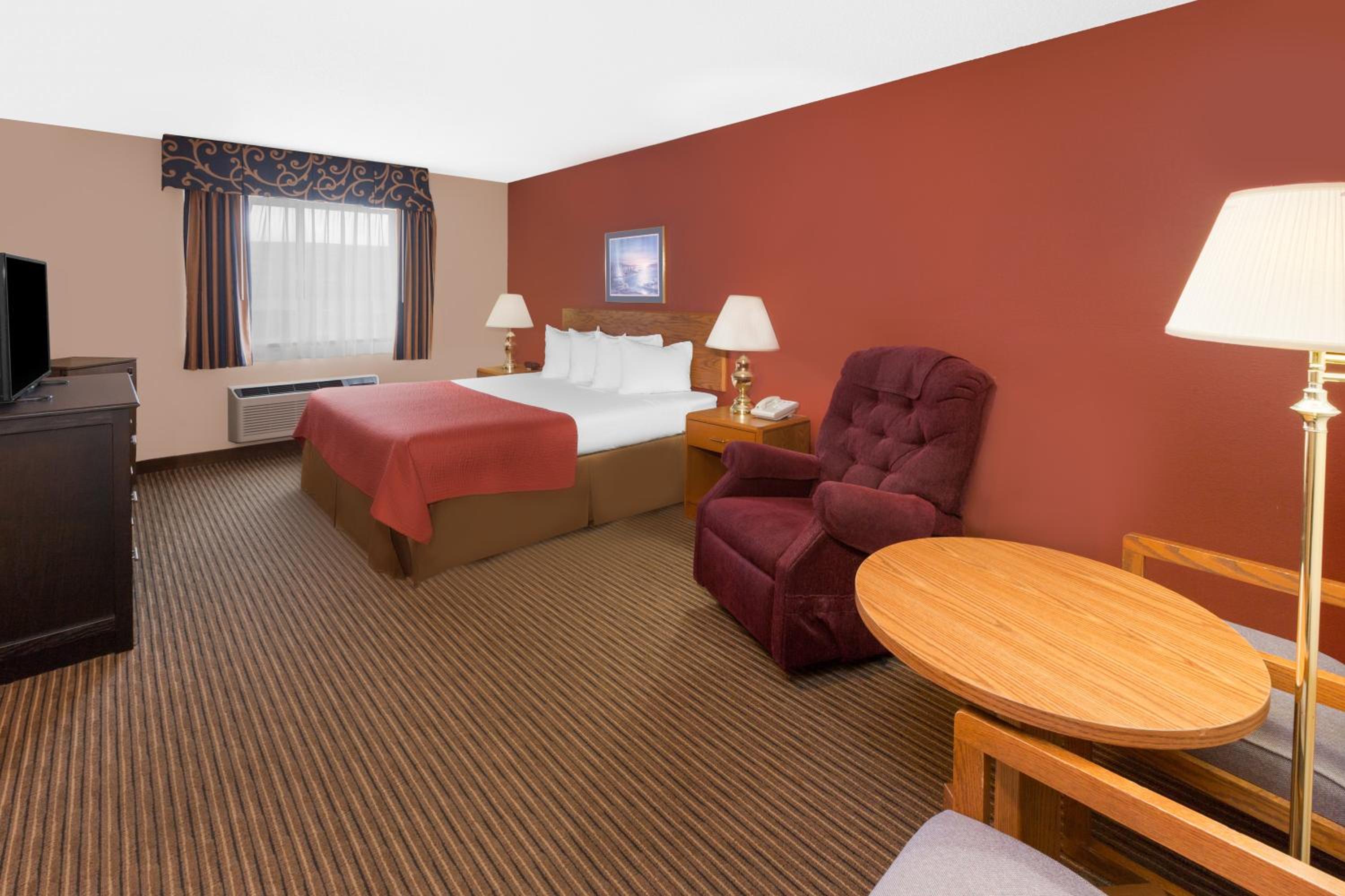 King Room - Non-Smoking - Photo 1