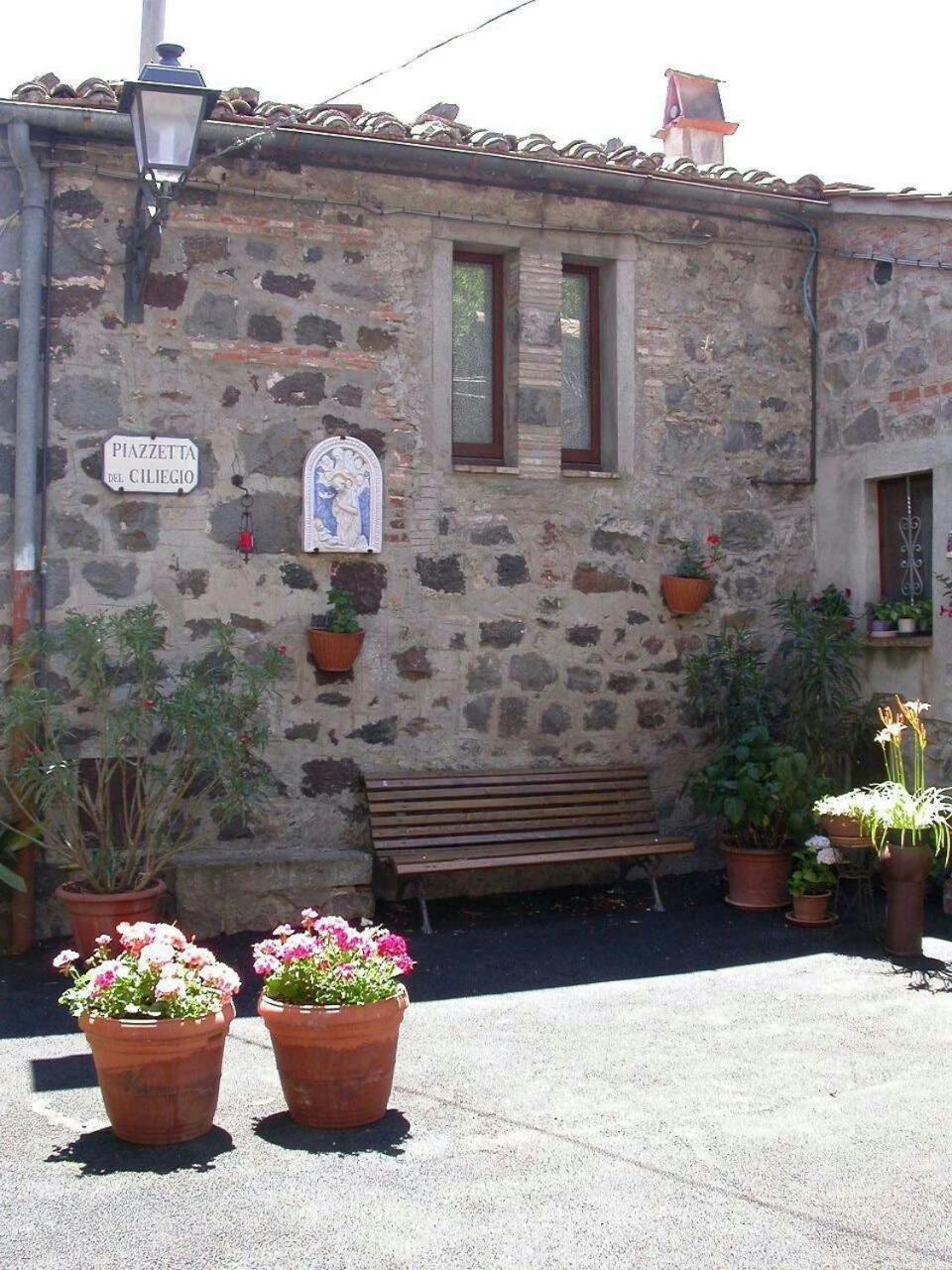 One-Bedroom House - Photo 3