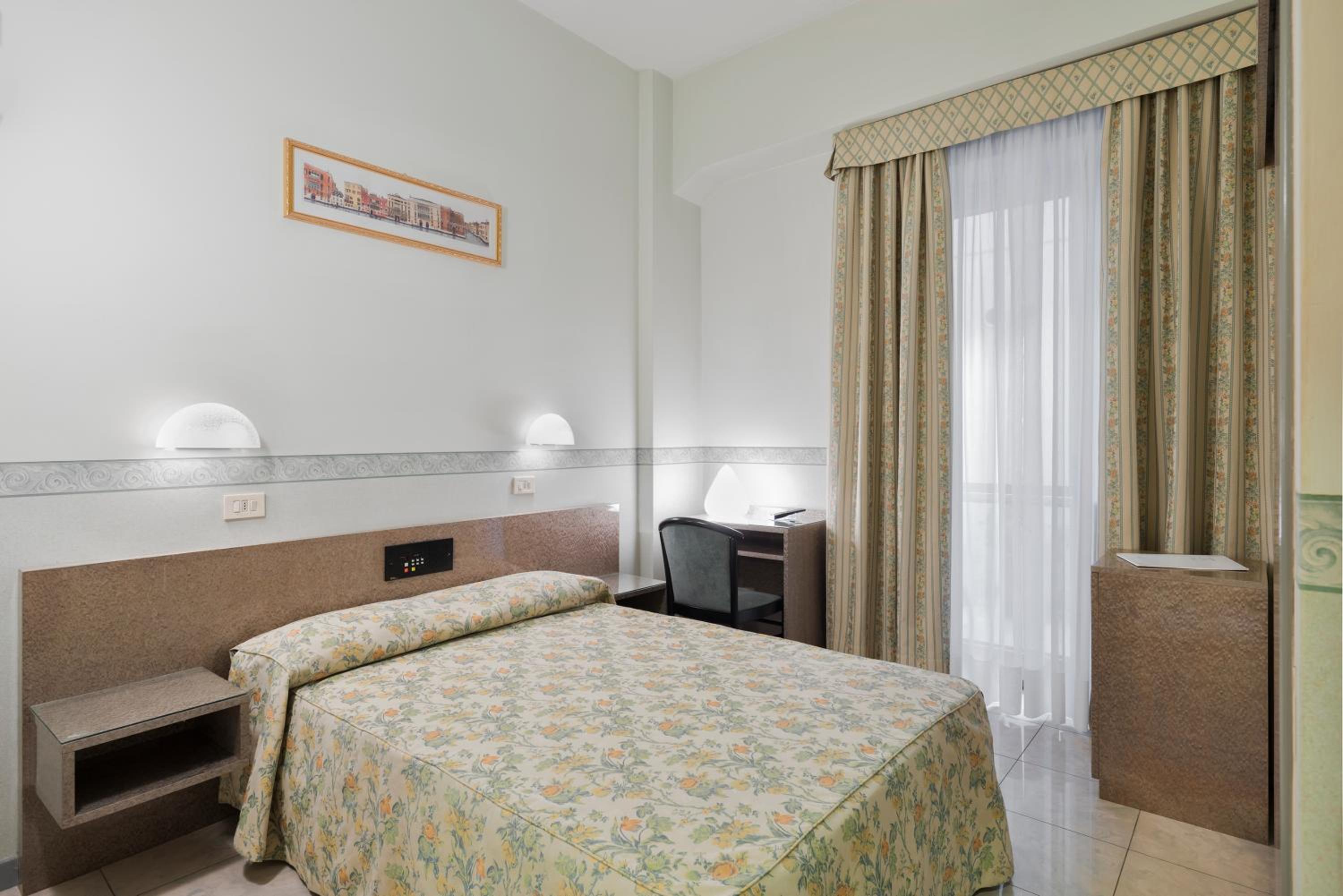 Single Room photo 1