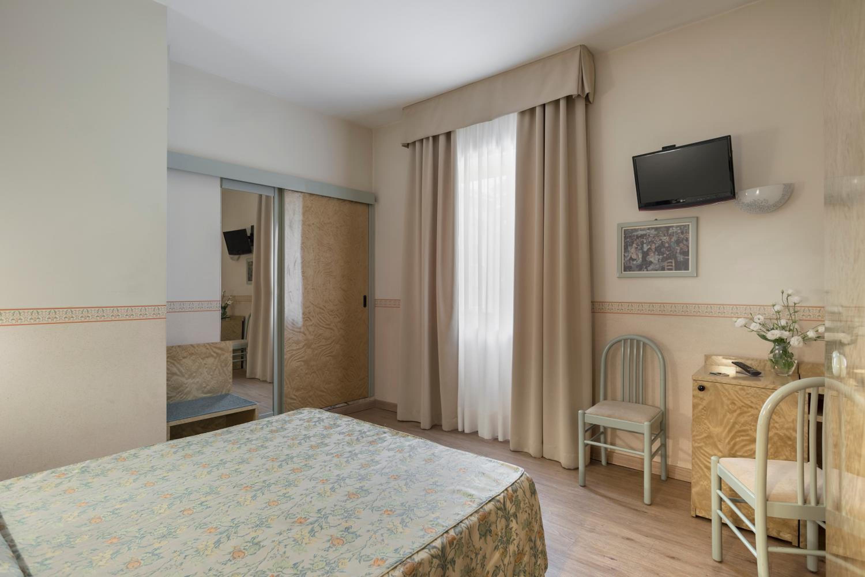 Double Or Twin Room photo 3