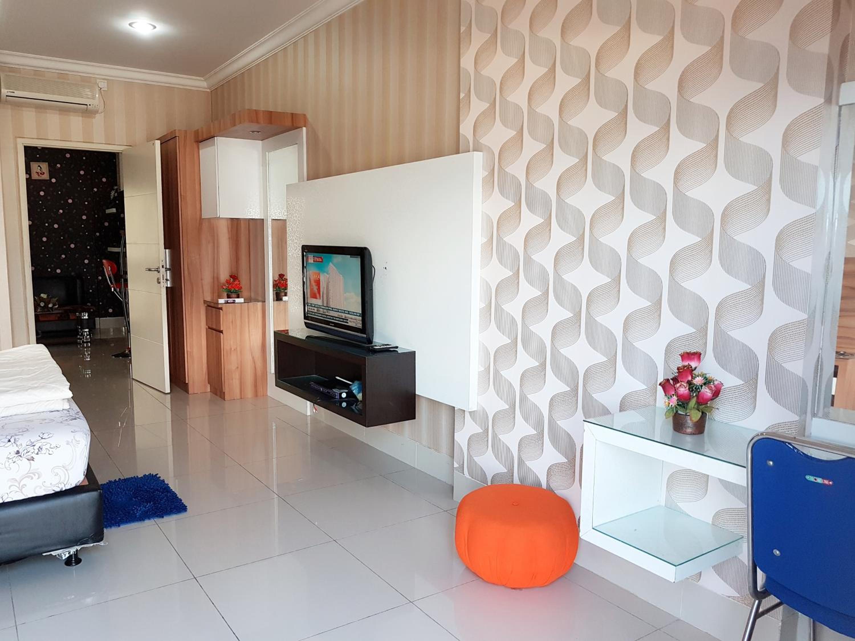 One-Bedroom Apartment - Photo 12