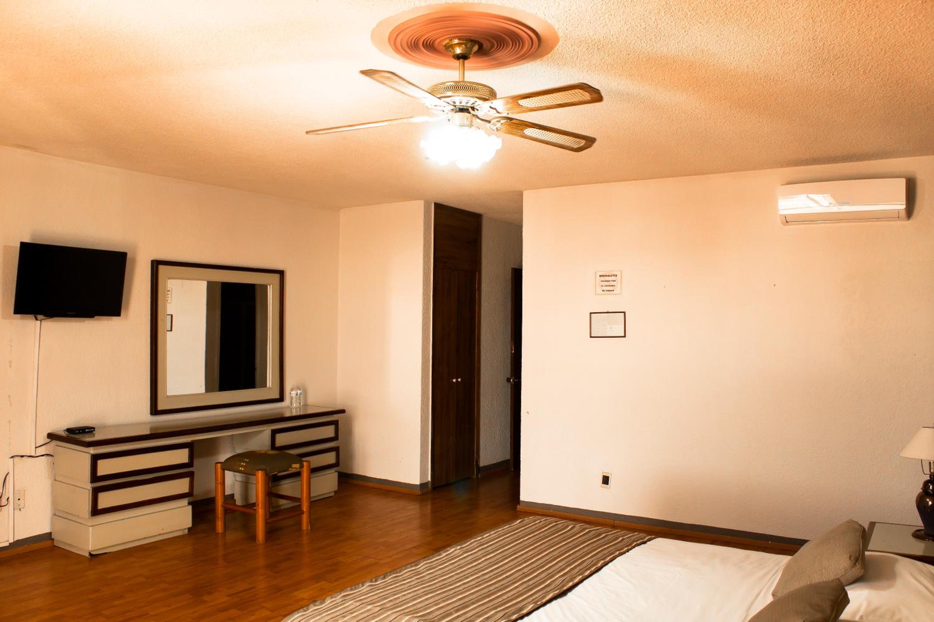 Queen Suite photo 2