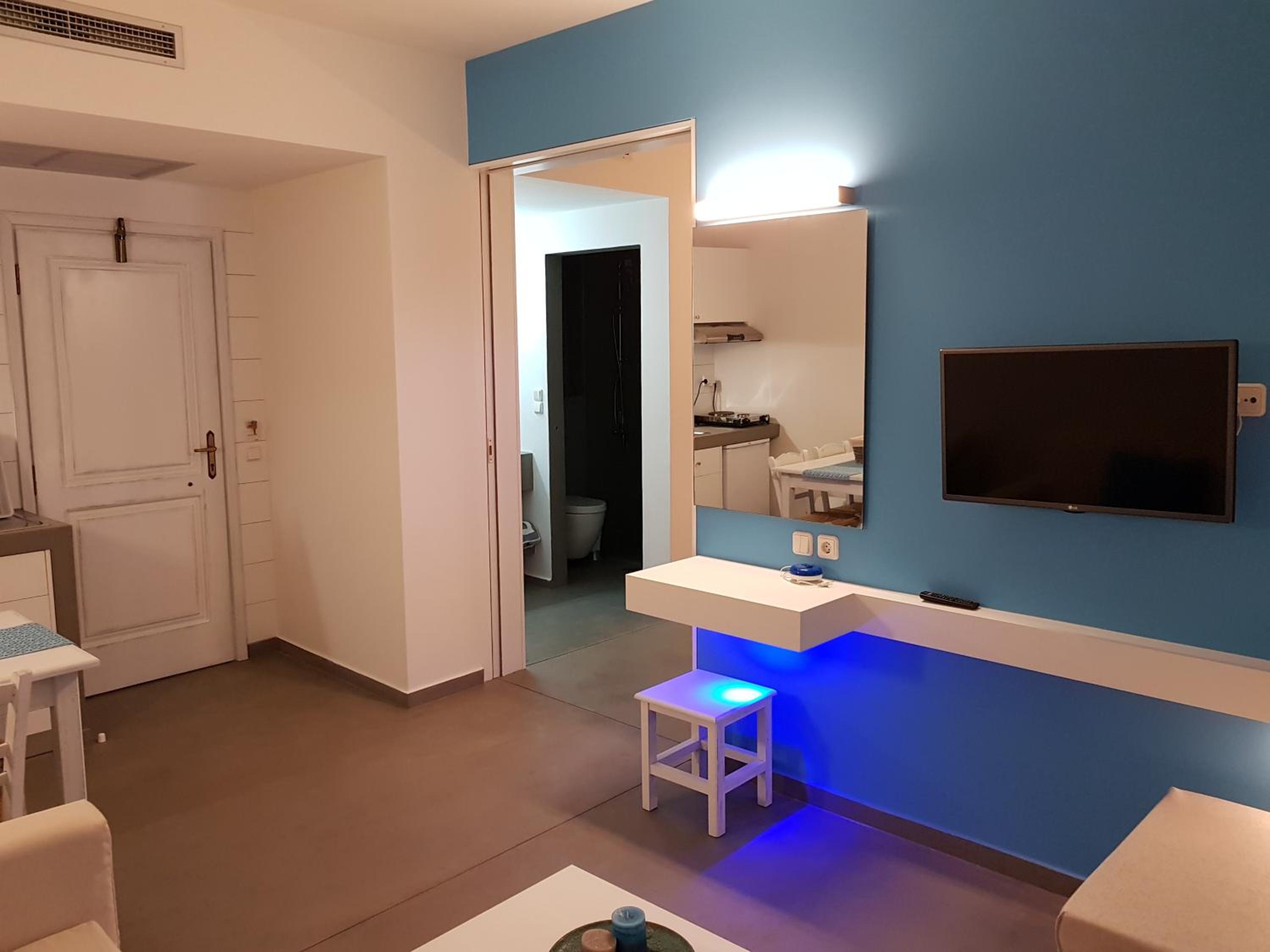 Deluxe Apartment with mountain view photo 2
