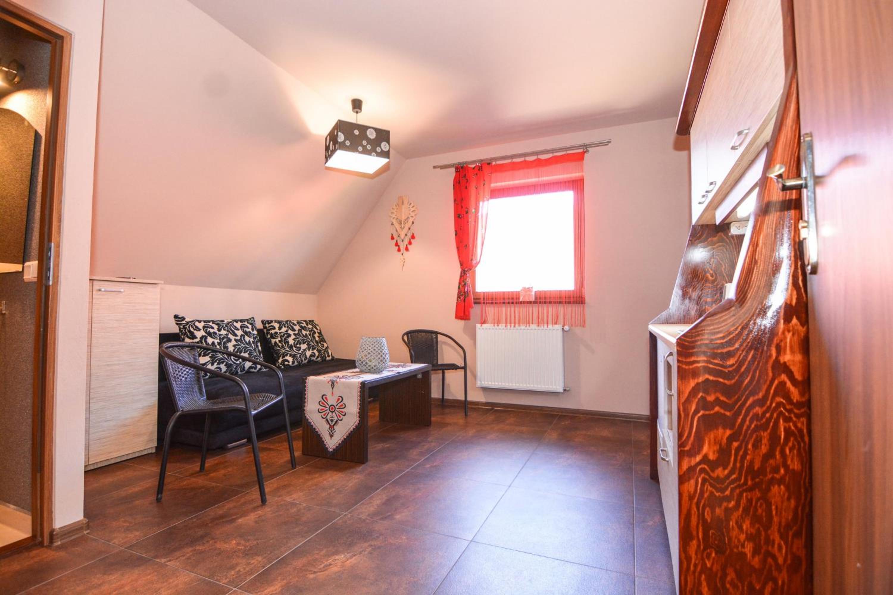 One-Bedroom Apartment - Photo 8