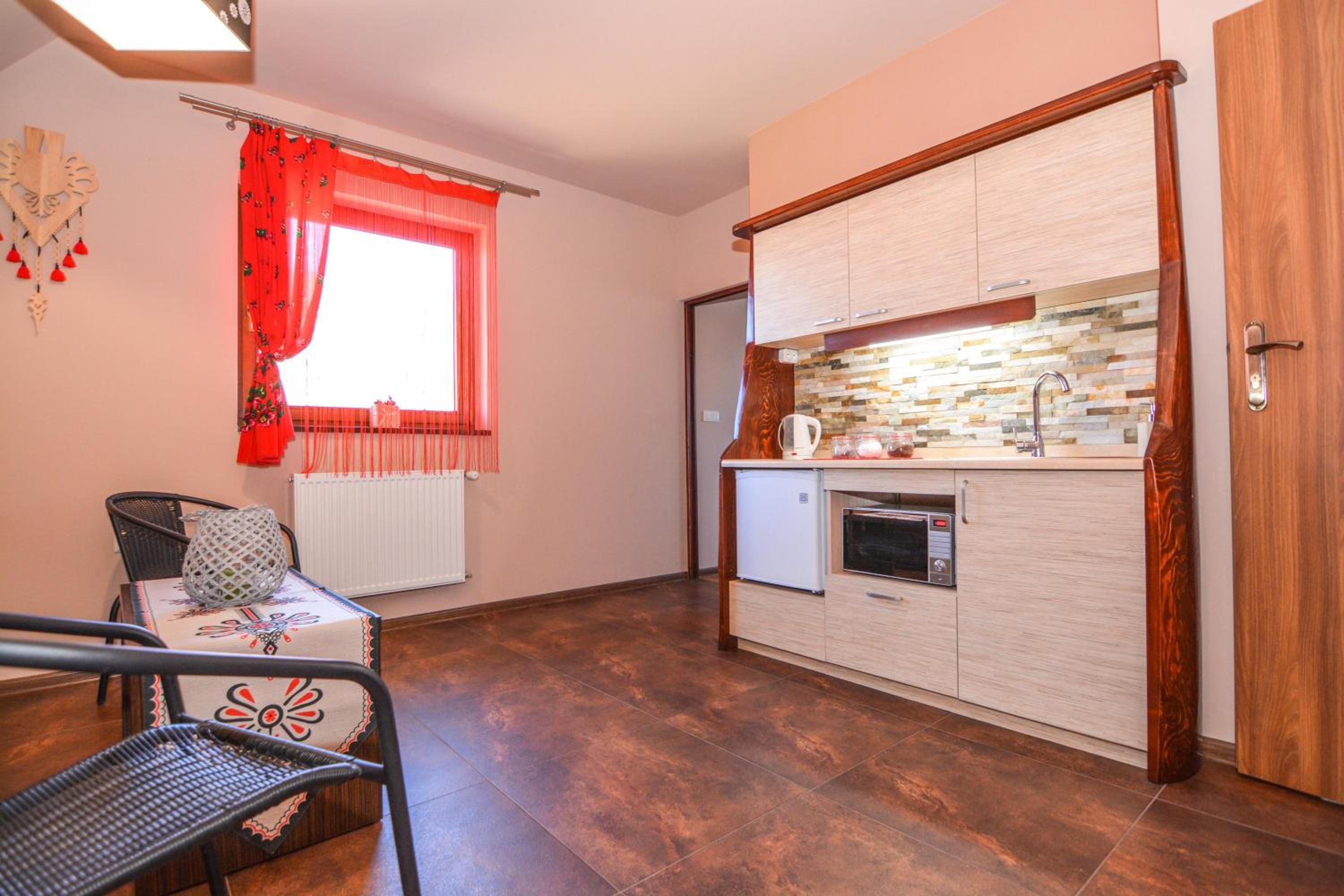 One-Bedroom Apartment - Photo 4
