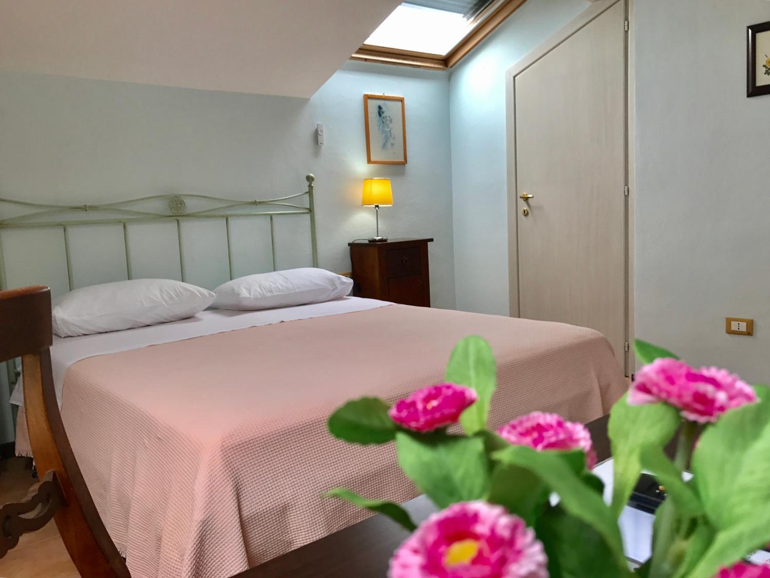 Small Double Room photo 1