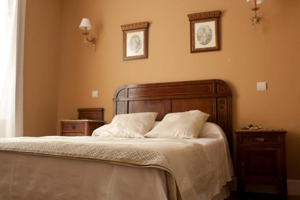 Double or Twin Room with Shower photo 3