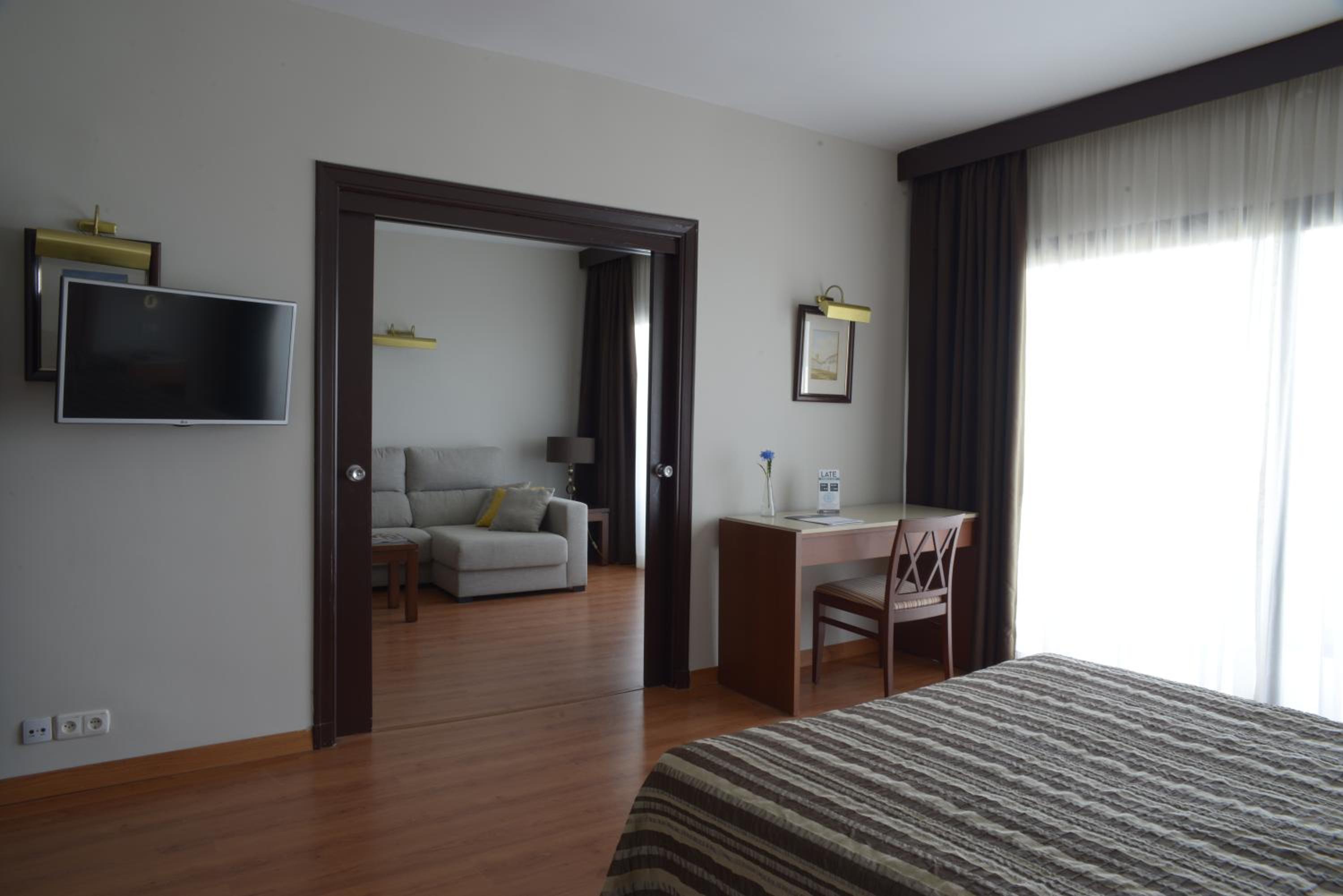Suite Junior (2 adultos + 2 niños)