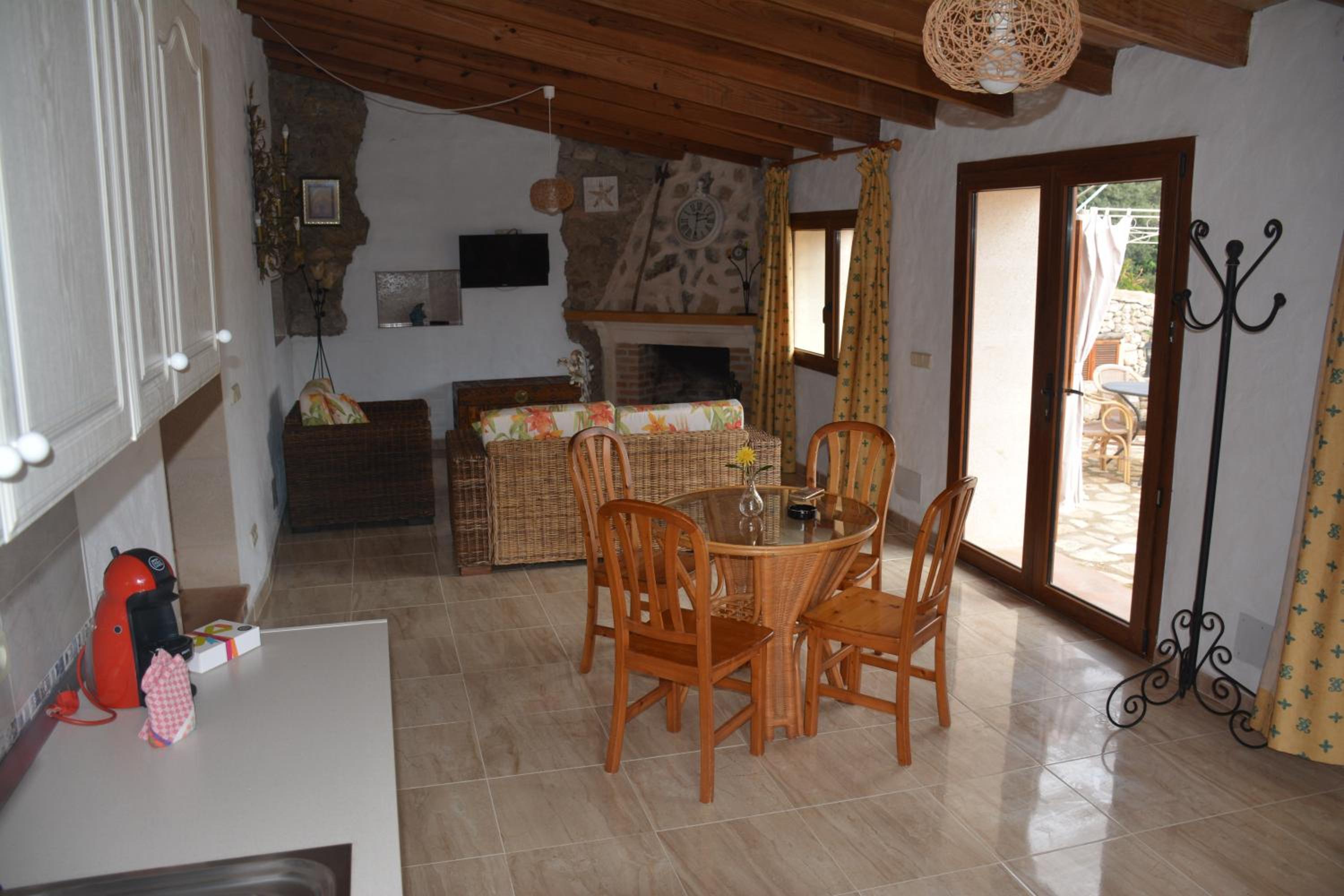 Deluxe Bungalow with Garden View photo 3
