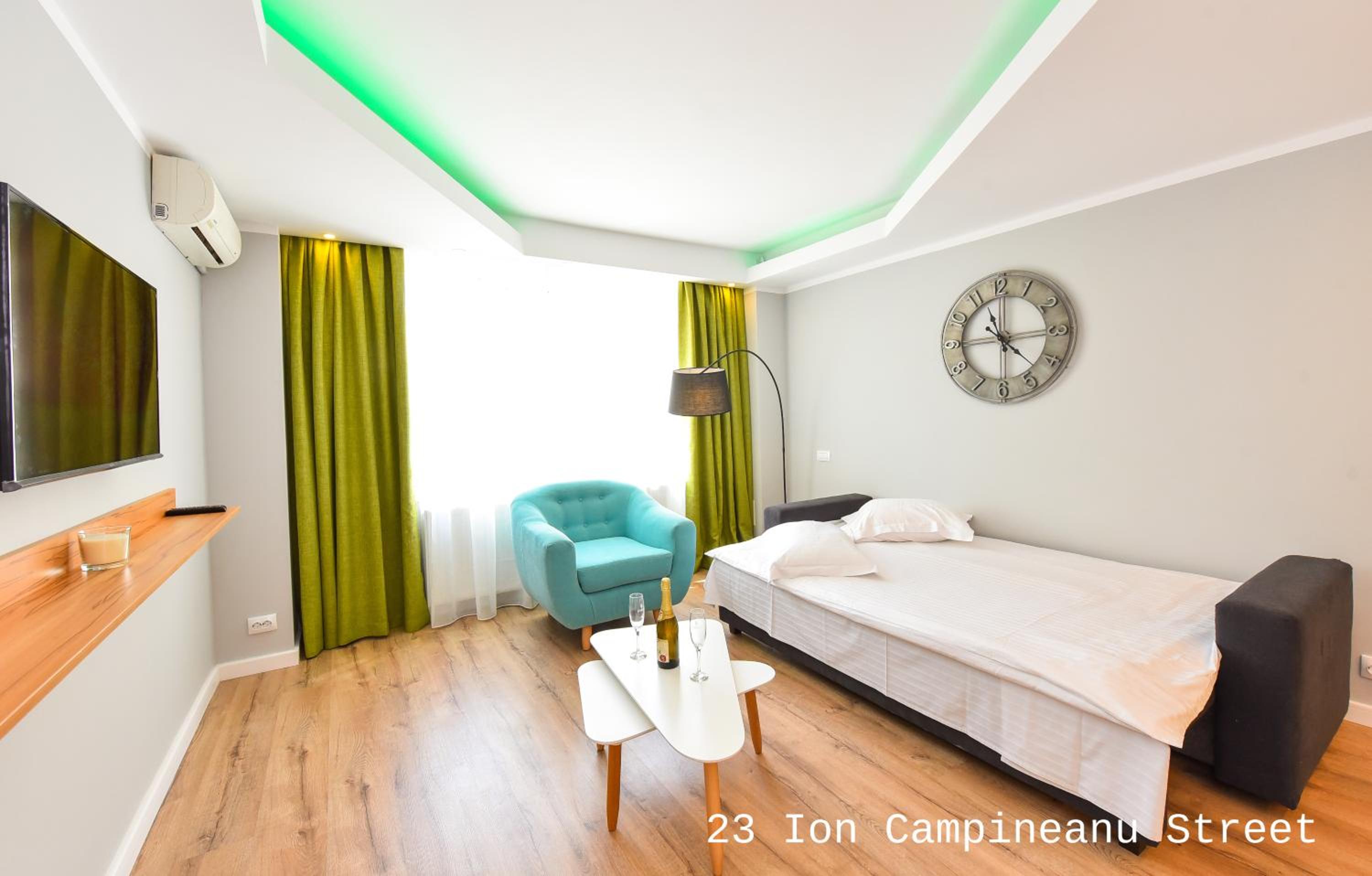 Apartment with Garden View - Photo 2