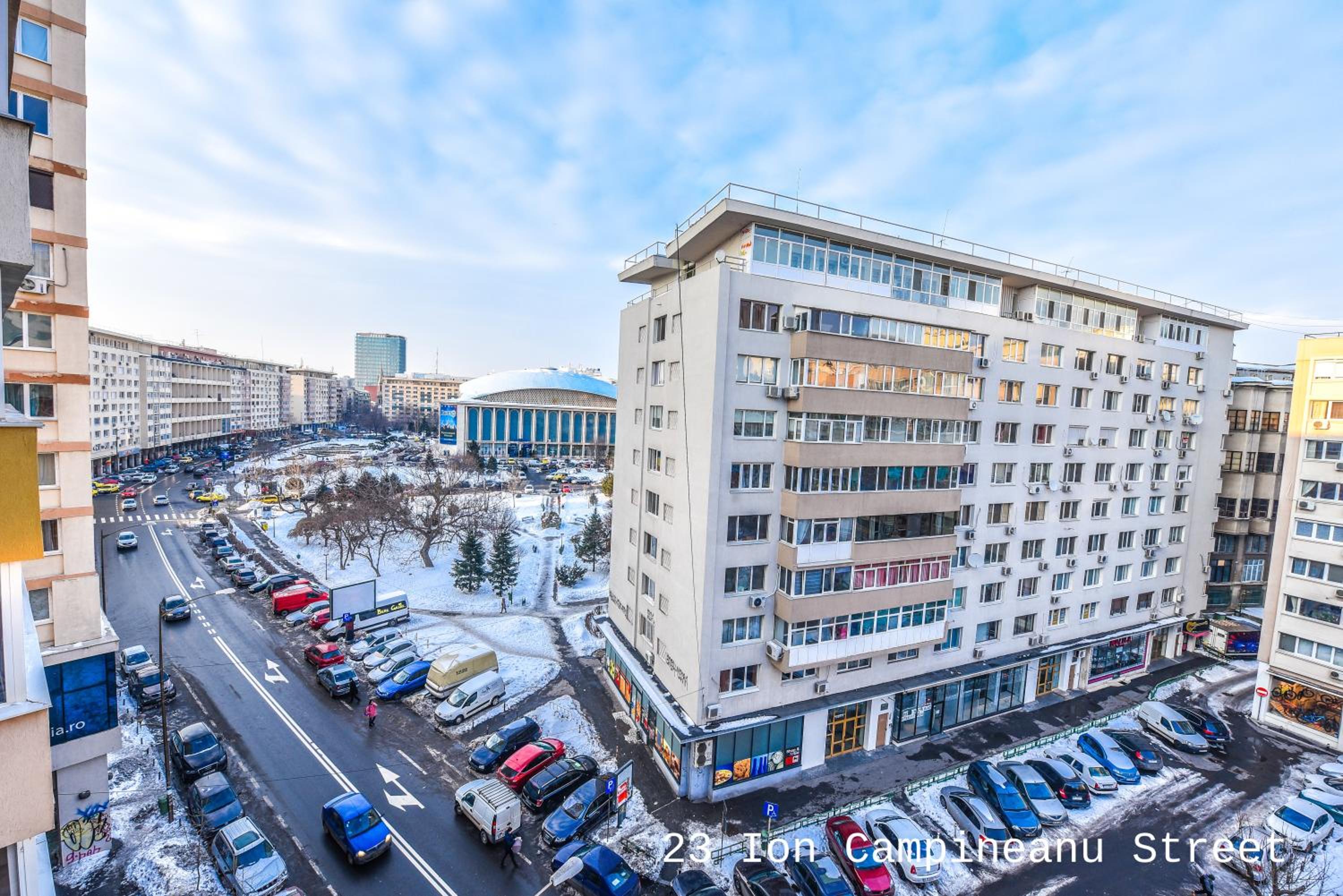 Apartment with Balcony - Photo 10