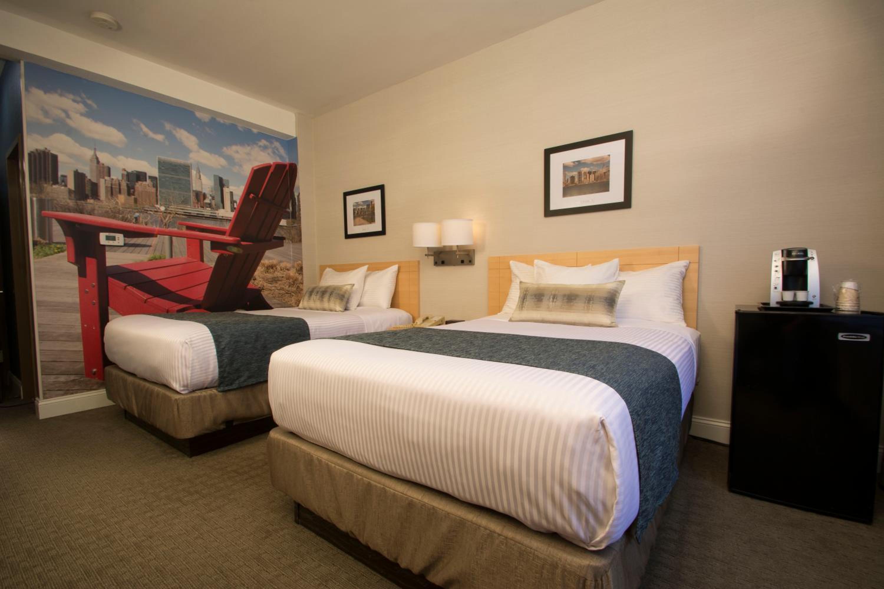 Deluxe Double Room with 2 Double Beds - Photo 9