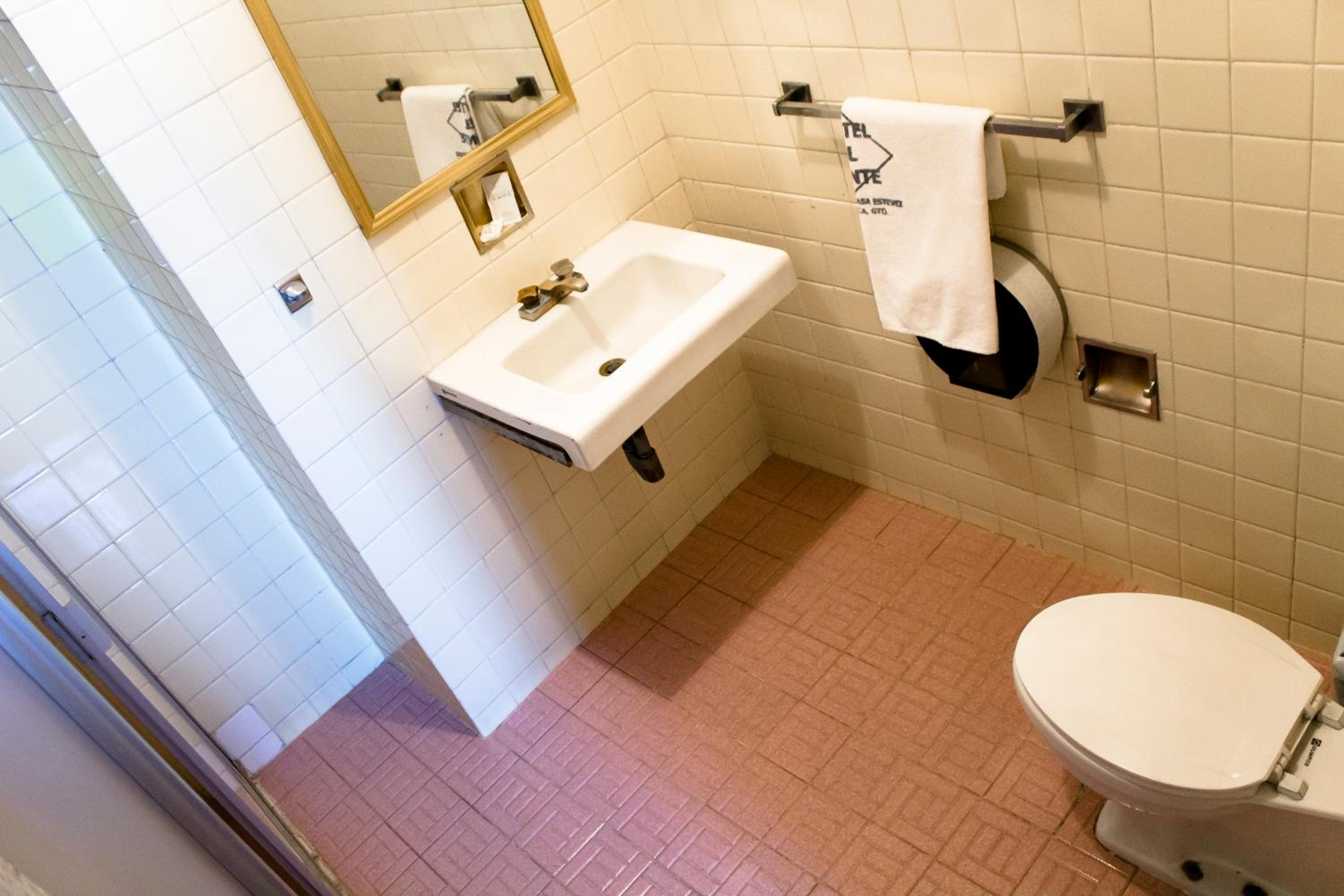 Queen Suite photo 1