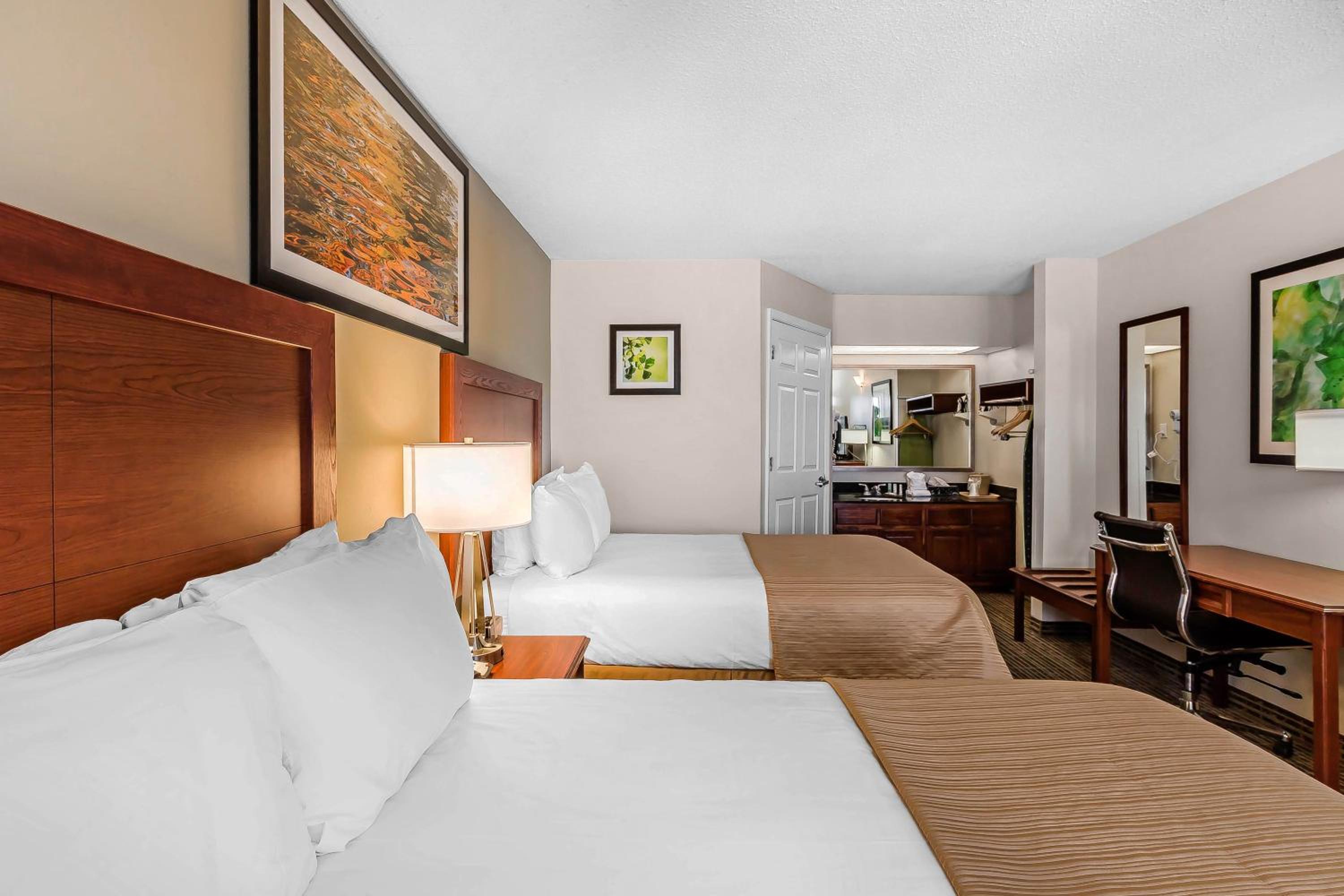 Double Room with Two Double Beds - Non-Smoking - Photo 4