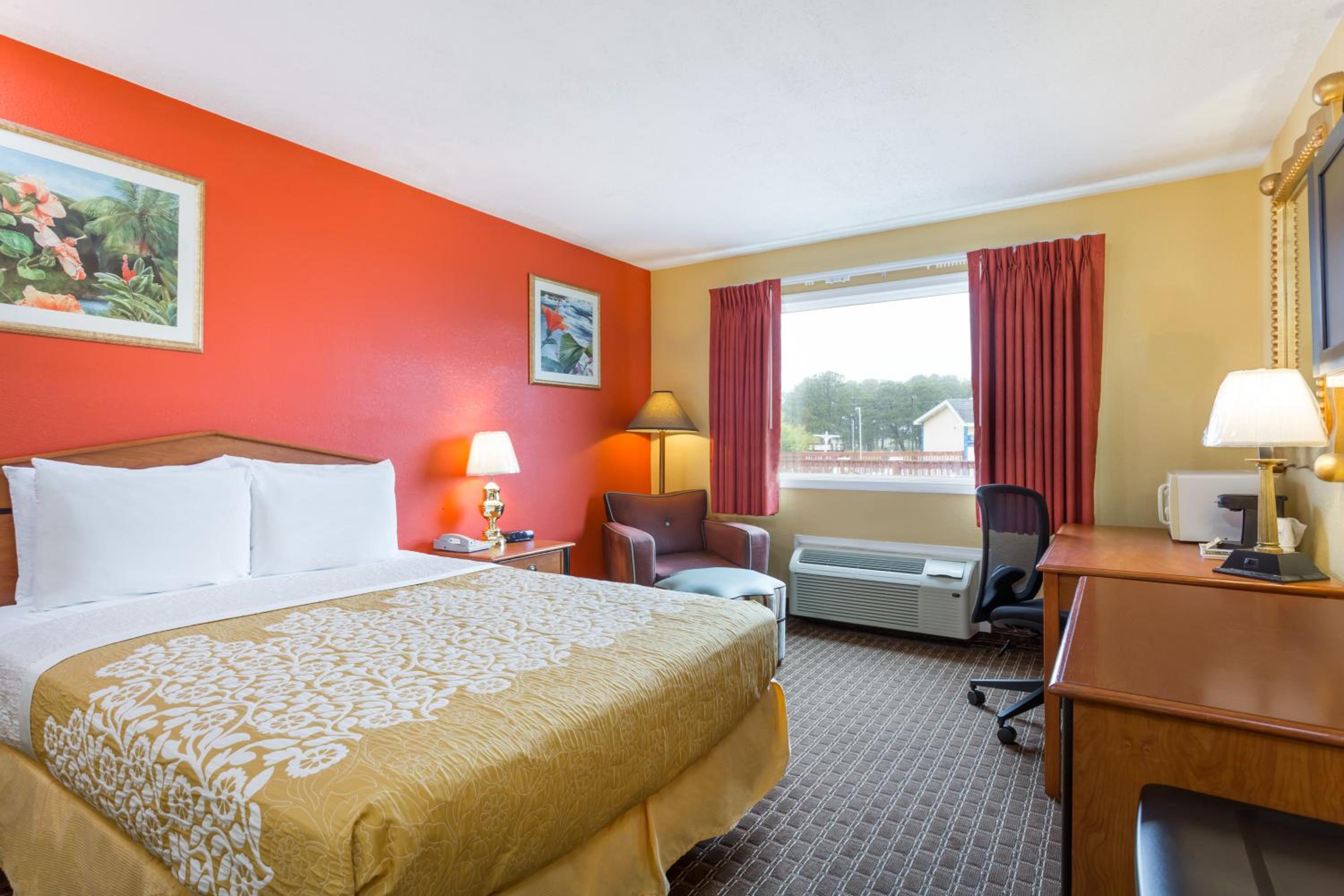 King Room - Non-Smoking photo 3