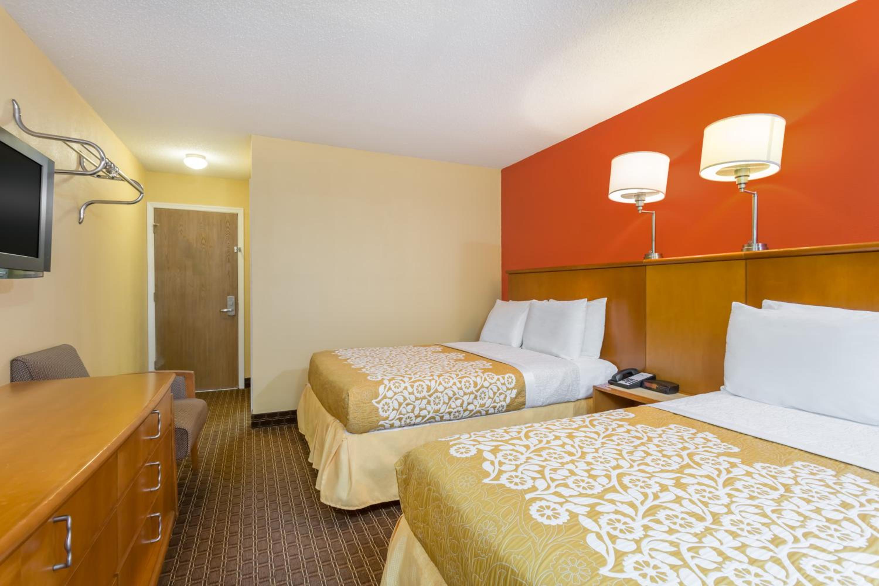 Double Room with Two Double Beds - Non-Smoking photo 3