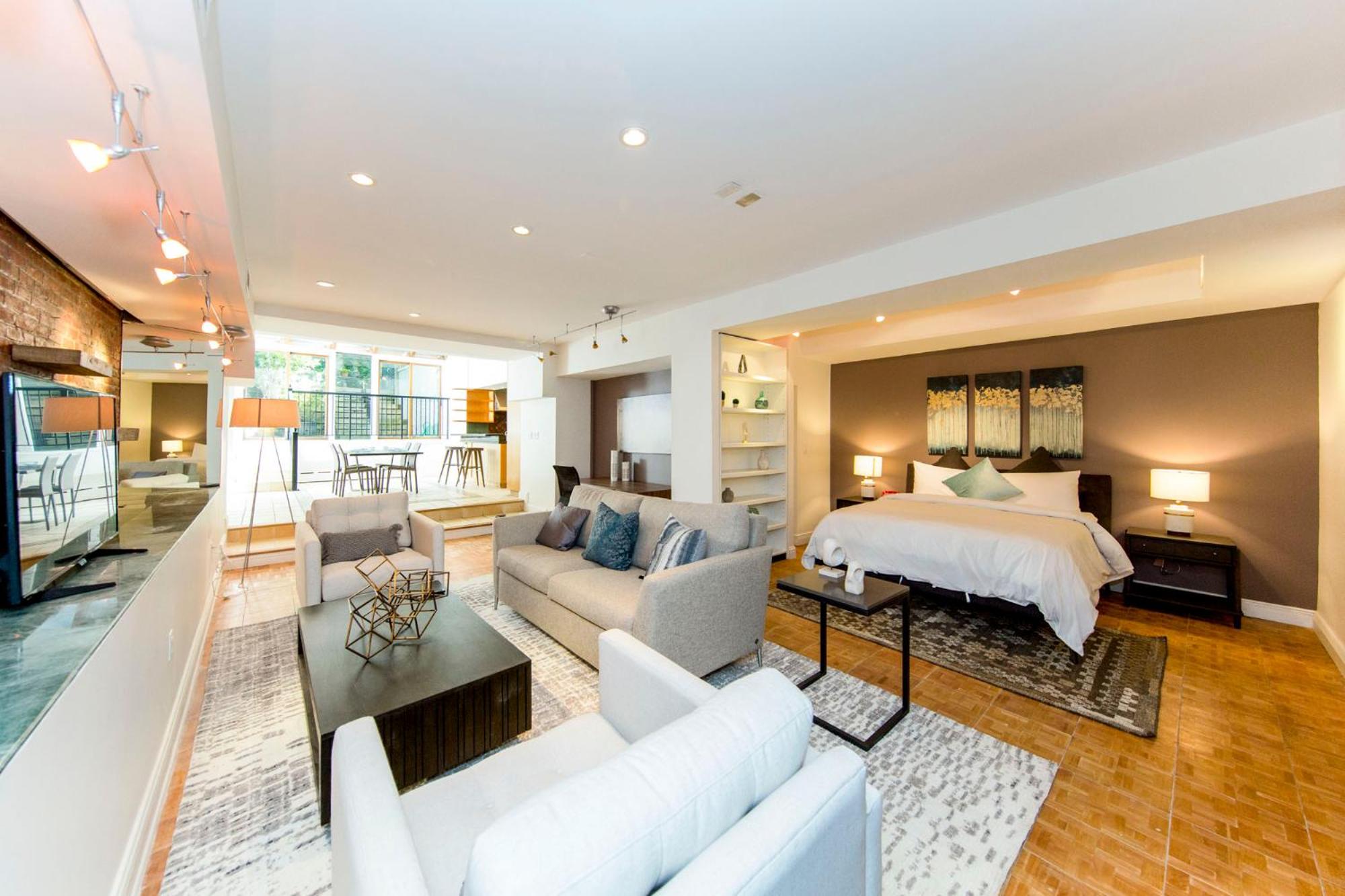 Deluxe Apartment