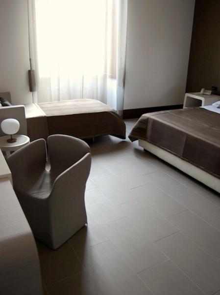 Family Room (2 Adults + 1 Child)