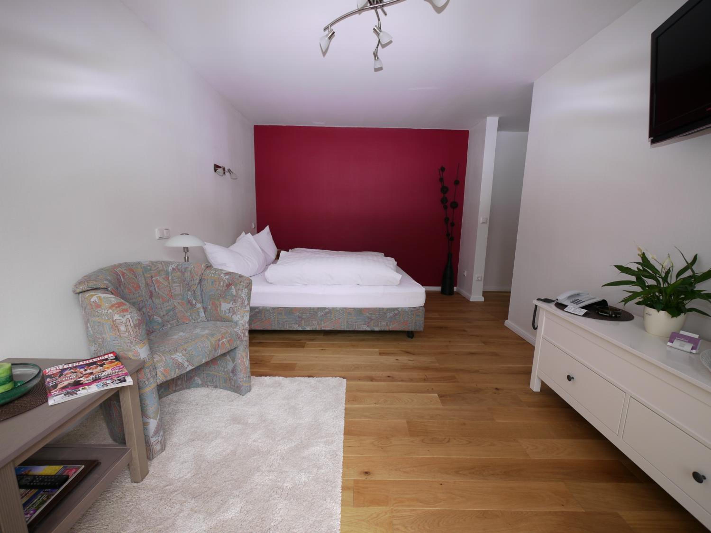 Suite - Photo 5