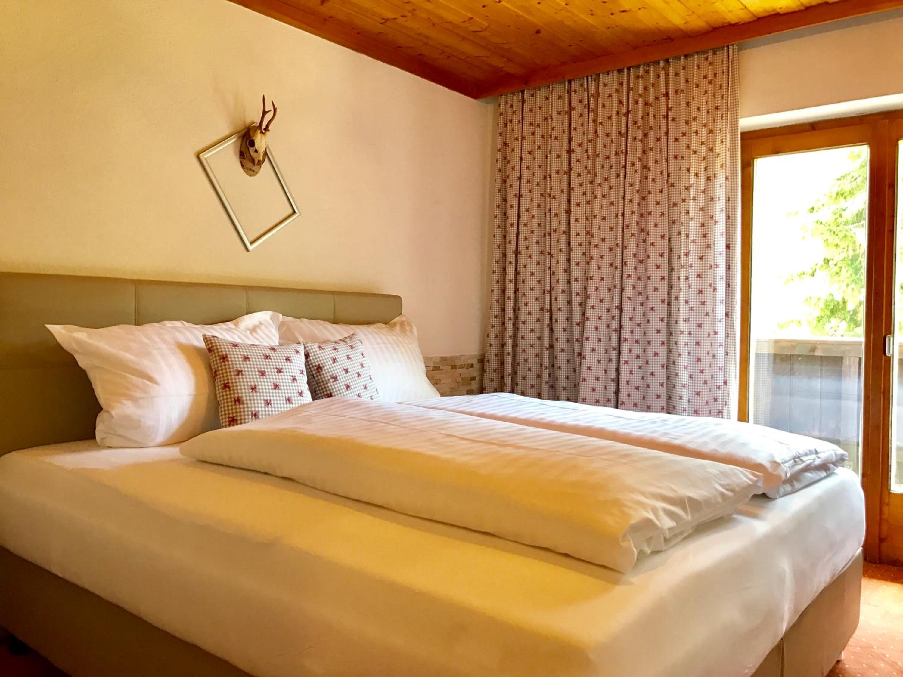 Double Room with Balcony - Photo 1