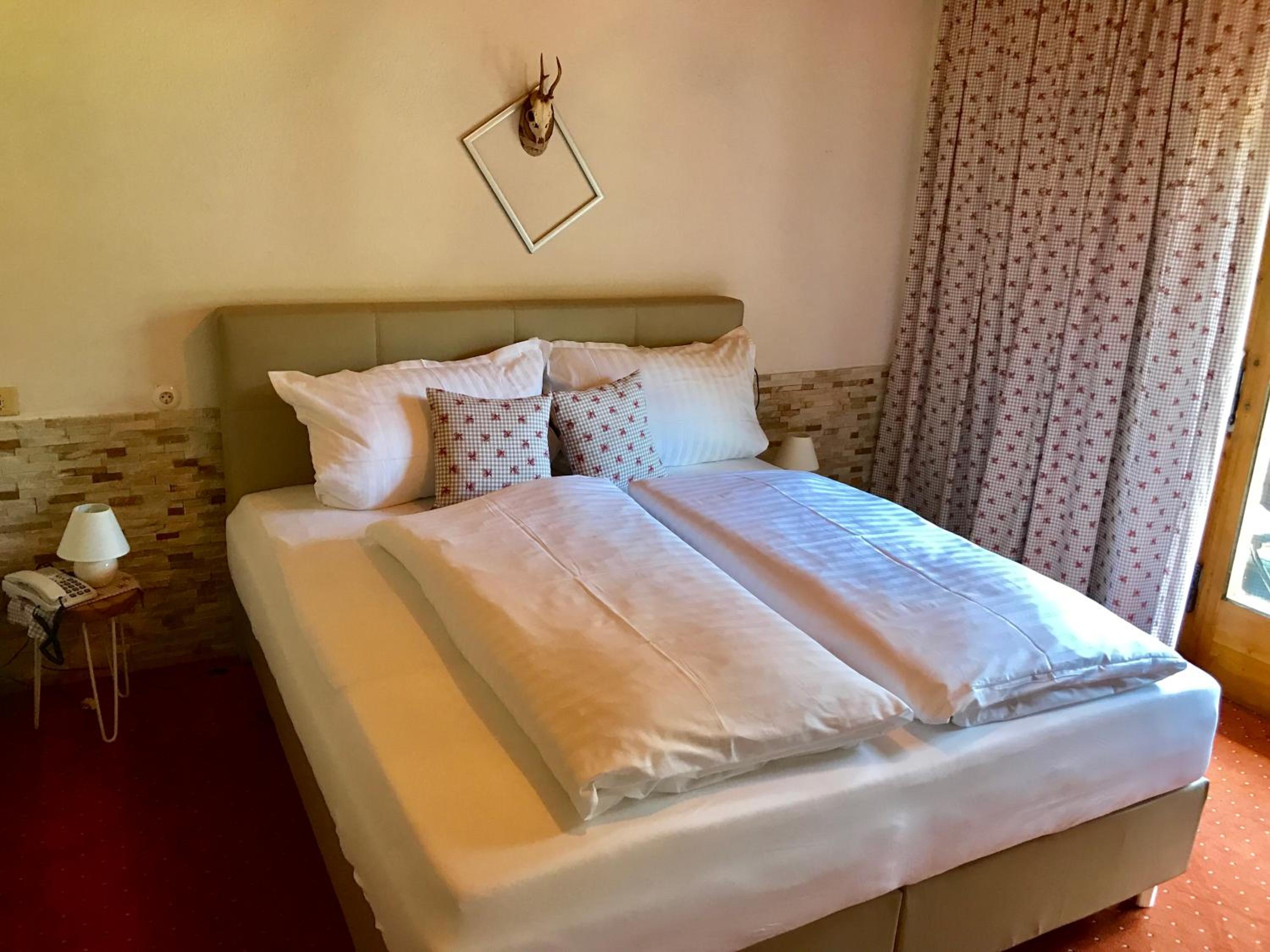 Double Room with Balcony - Photo 16