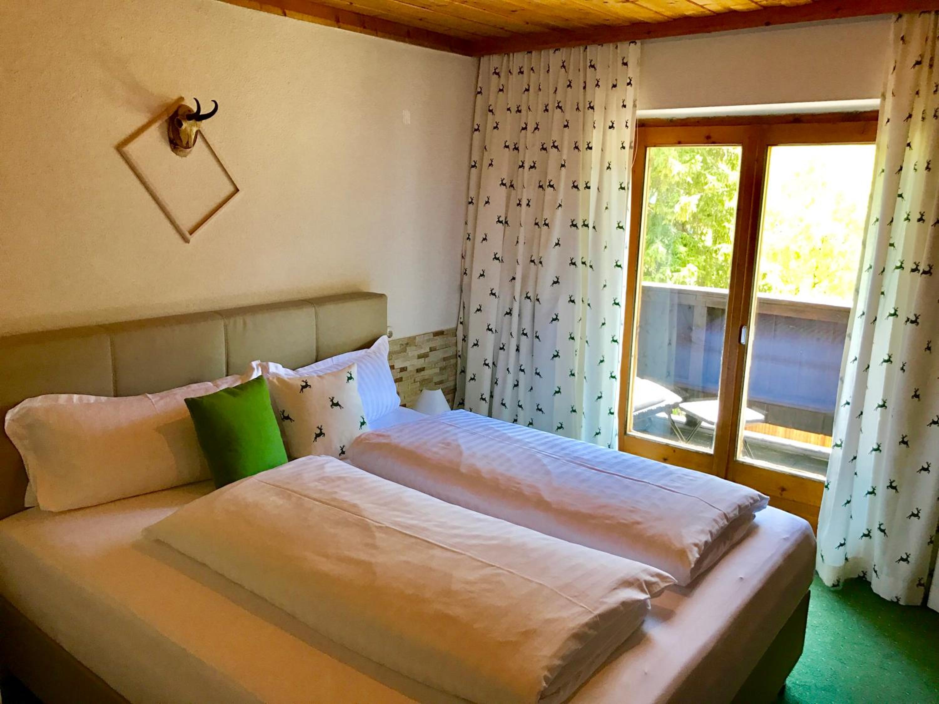 Double Room with Balcony - Photo 14