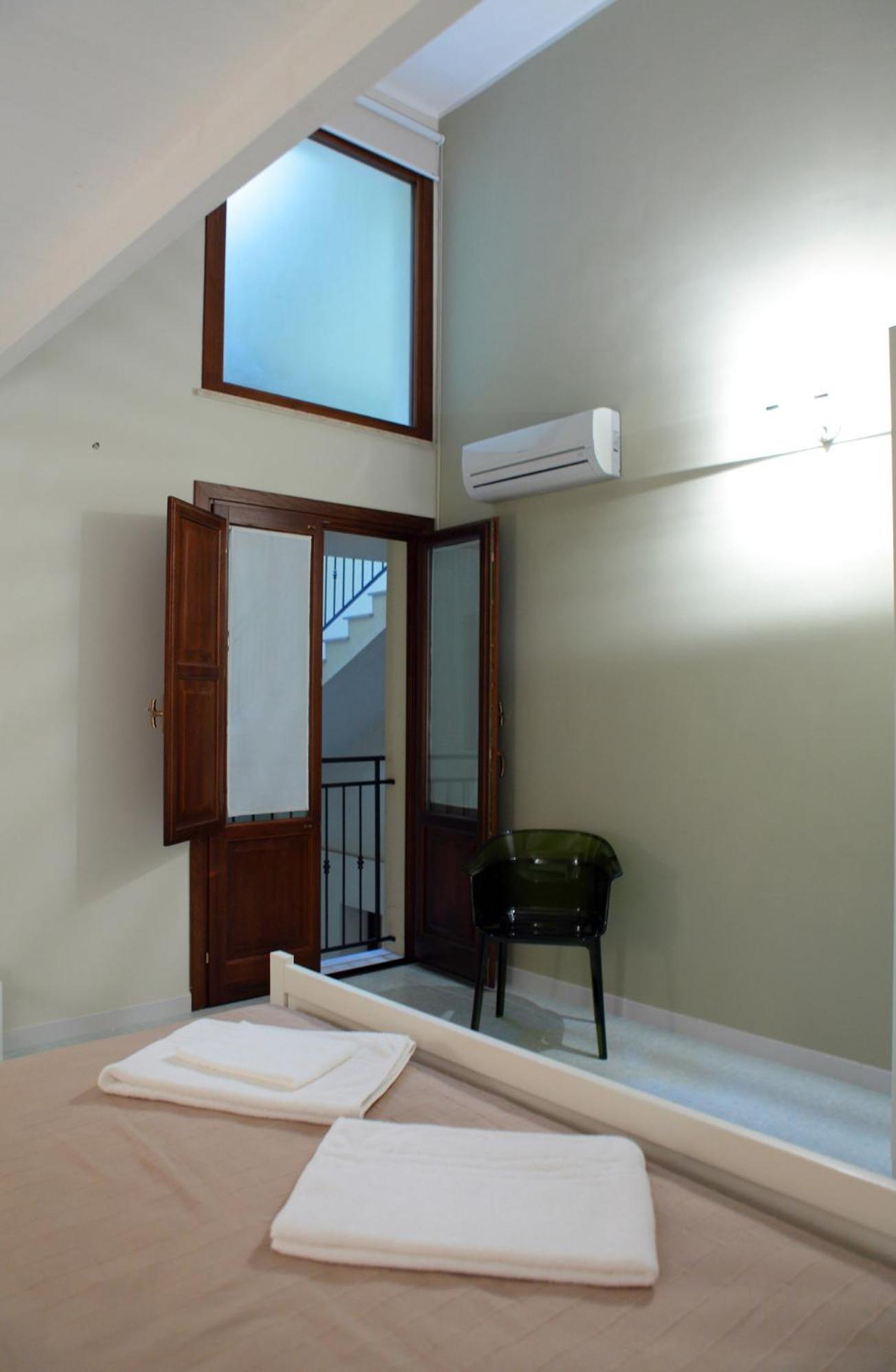 Superior Two-room Apartment with Internal Stairs View photo 3