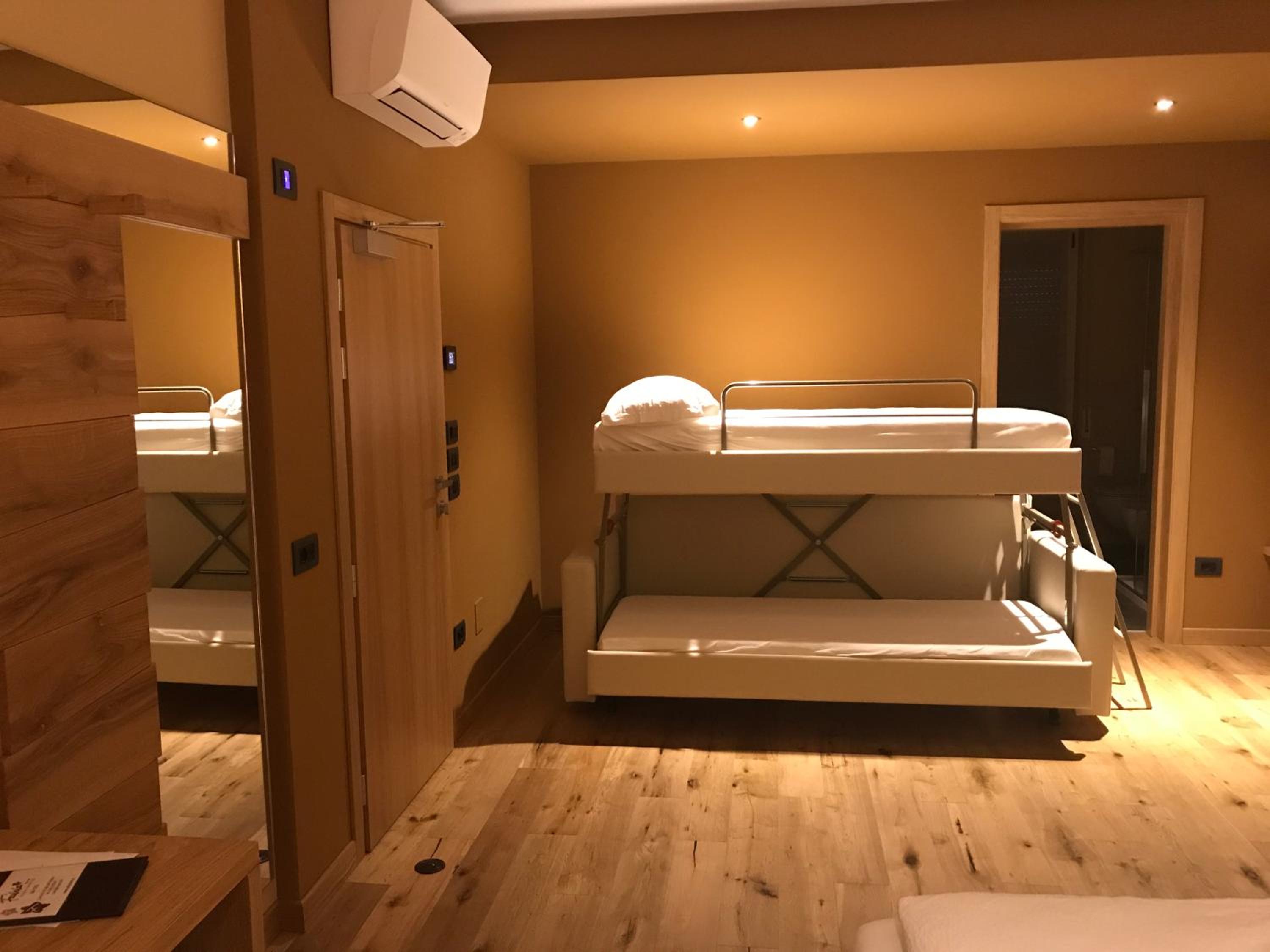 Deluxe Family Room