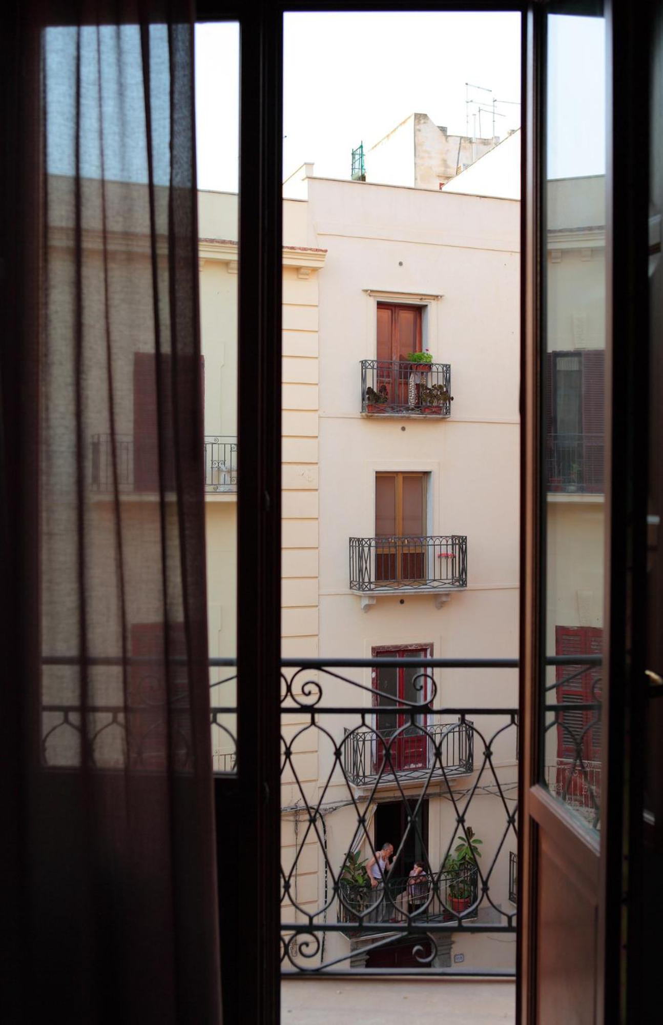 Studio Apartment with Balcony, photo 7
