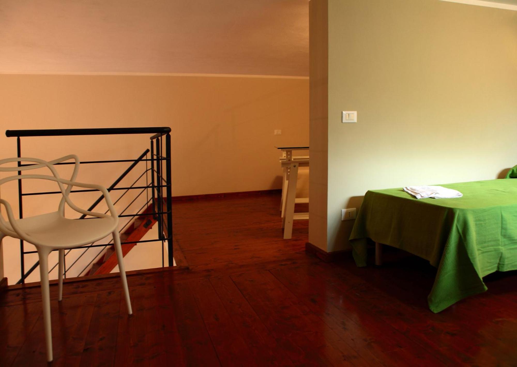 One-Bedroom Apartment with City View photo 3