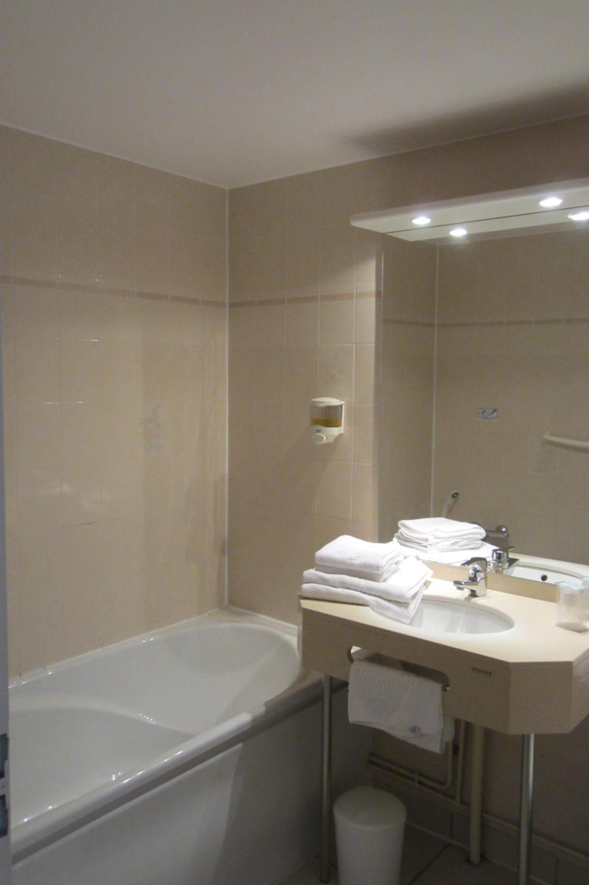 Double Room with Harbor View - Photo 6