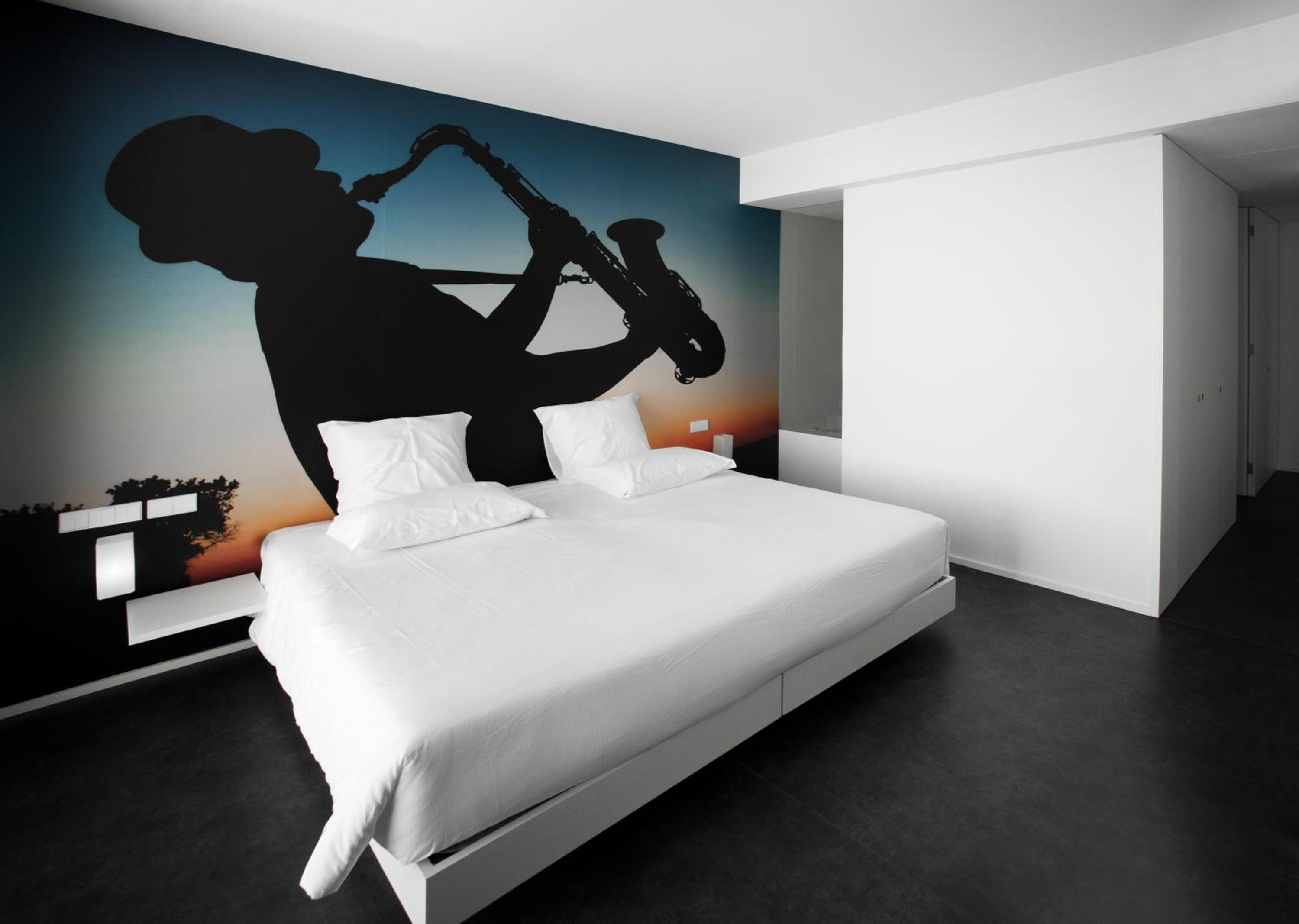 Suite with Spa Access - Photo 1